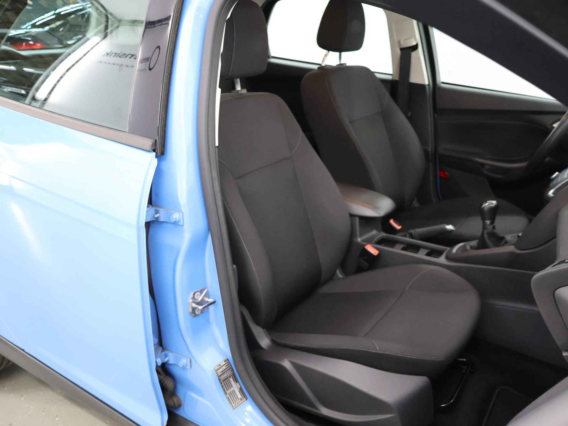 Ford Focus Wagon 1.0 Ecoboost Trend | Navigatie | Parkeersensoren | Cruise Control | Airco | - 11/40