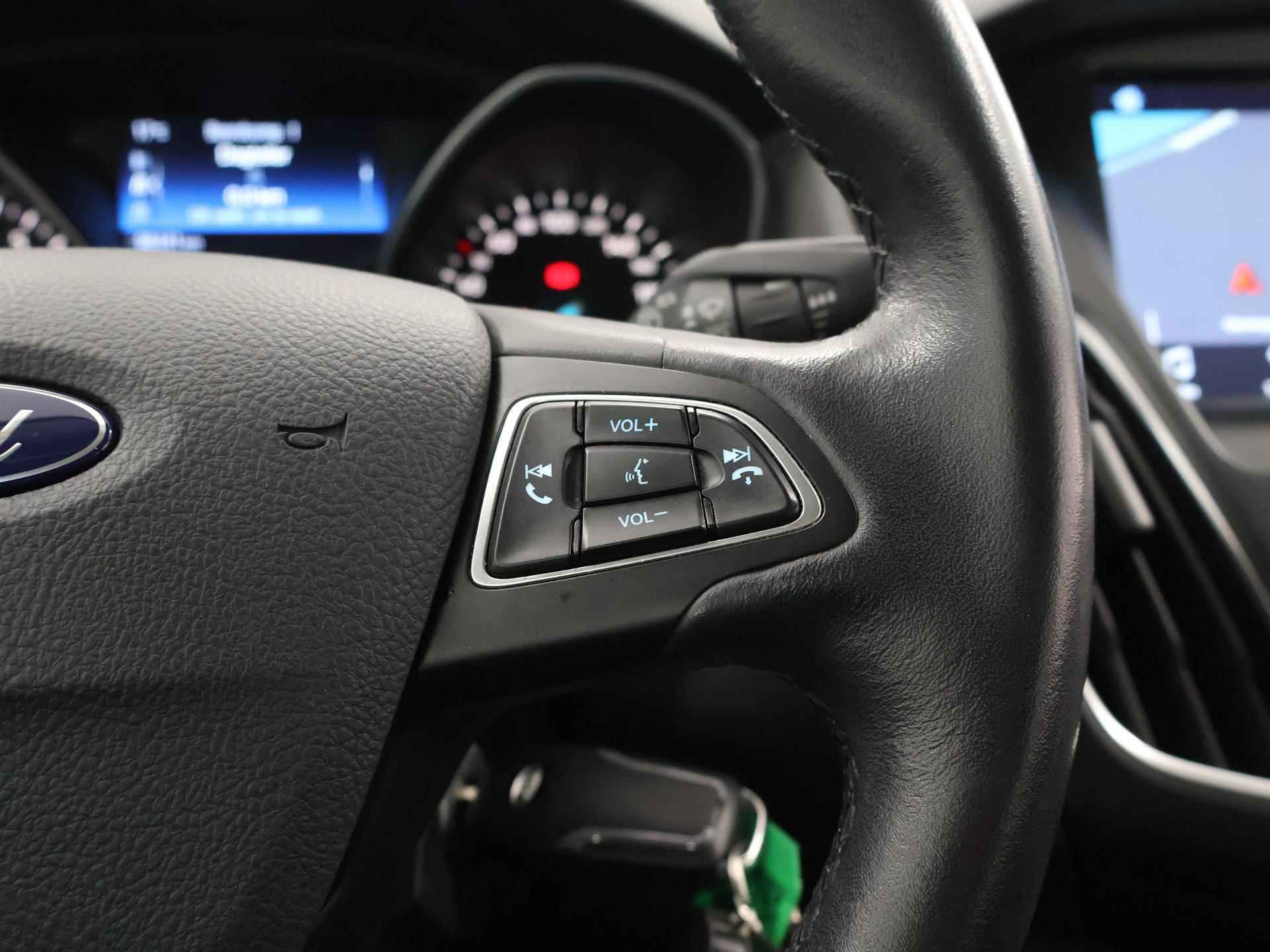 Ford Focus Wagon 1.0 Ecoboost Trend | Navigatie | Parkeersensoren | Cruise Control | Airco | - 29/40