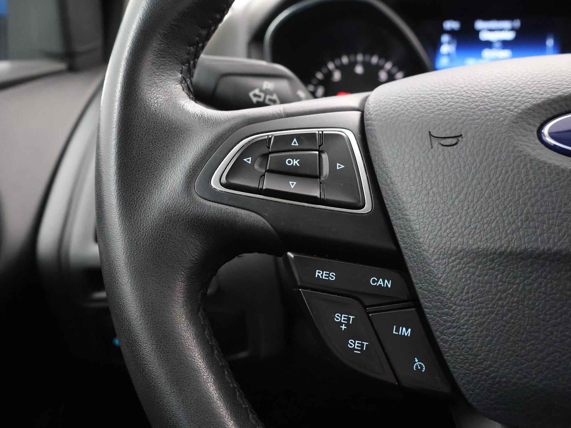 Ford Focus Wagon 1.0 Ecoboost Trend | Navigatie | Parkeersensoren | Cruise Control | Airco | - 31/40