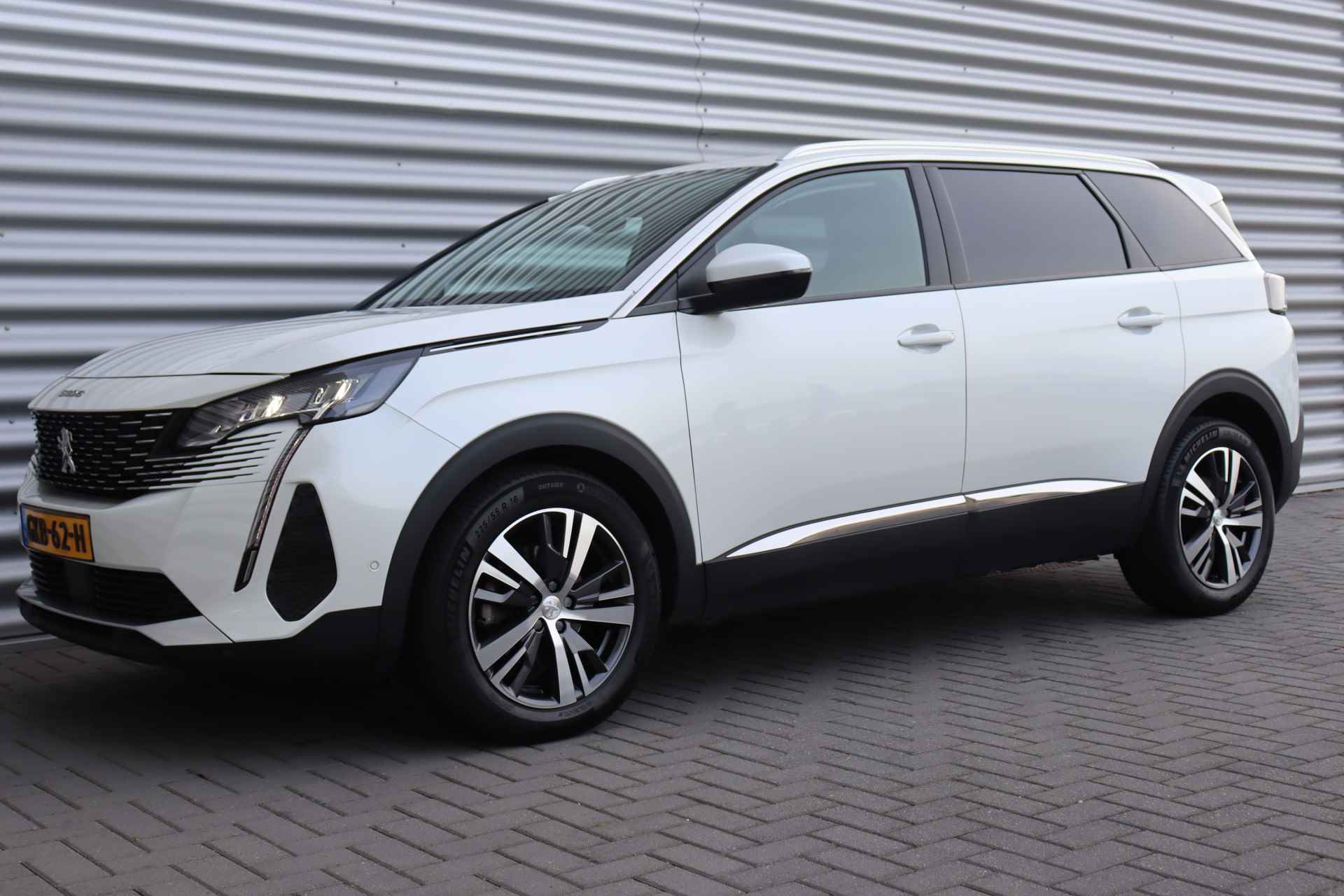 Peugeot 5008 1.2 PURETECH 130PK 7-ZITS ALLURE PACK AUTOMAAT / NAVI / CLIMA / PDC / 18" LMV / CAMERA / KEYLESS / FULL-LED / WINTERPAKKET / 1E - 6/43