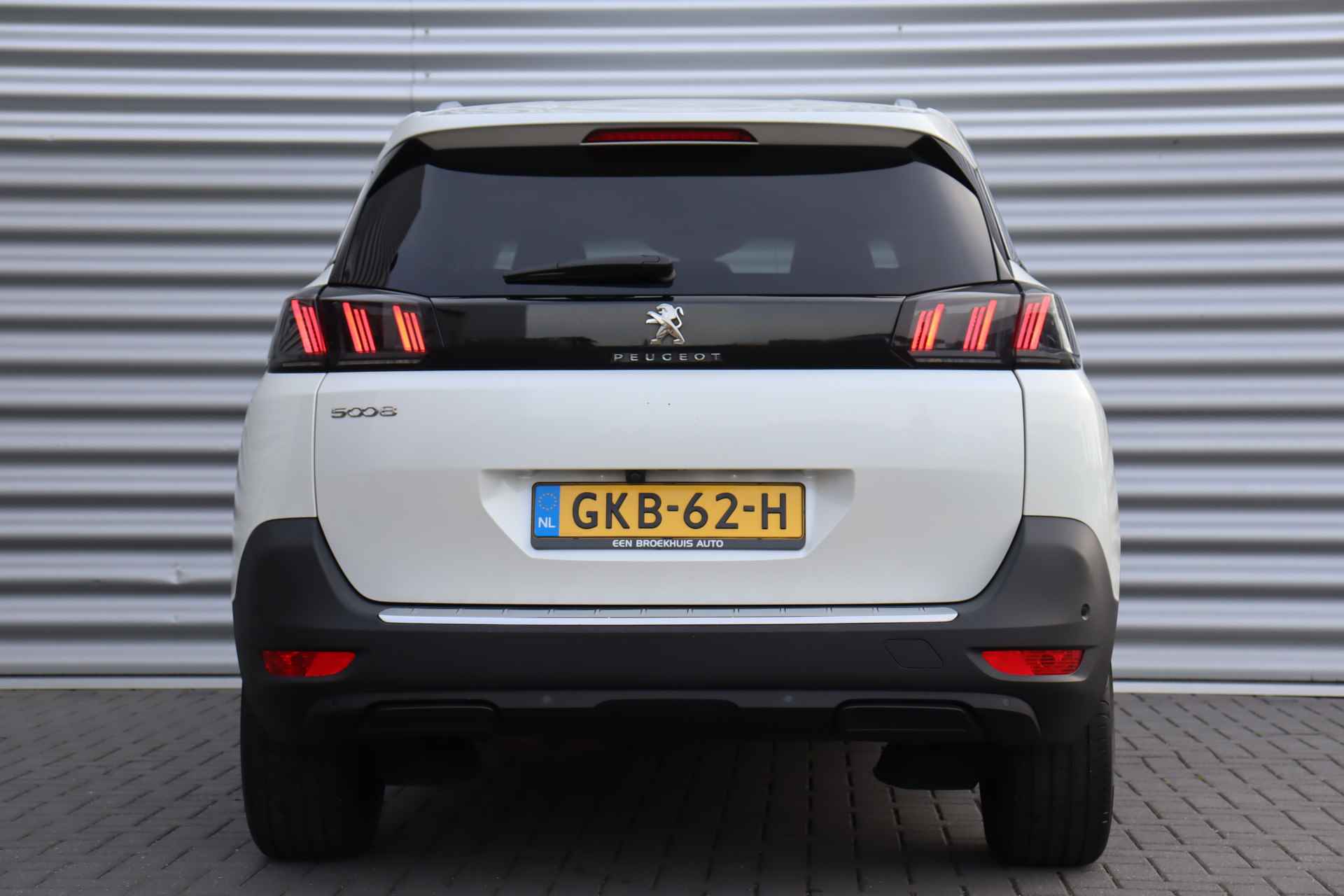 Peugeot 5008 1.2 PURETECH 130PK 7-ZITS ALLURE PACK AUTOMAAT / NAVI / CLIMA / PDC / 18" LMV / CAMERA / KEYLESS / FULL-LED / WINTERPAKKET / 1E - 8/43