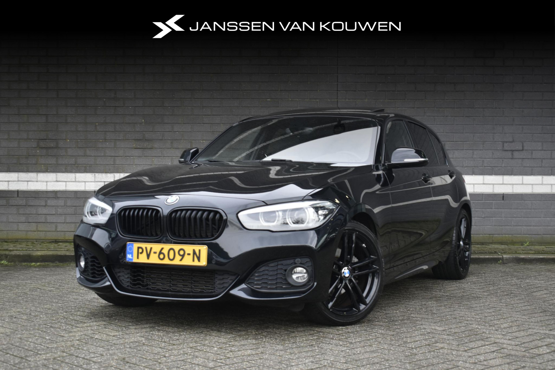 BMW 1-serie 118i Edition M Sport Executive / Pano / Stoelverwarming / HiFi / Shadow Line