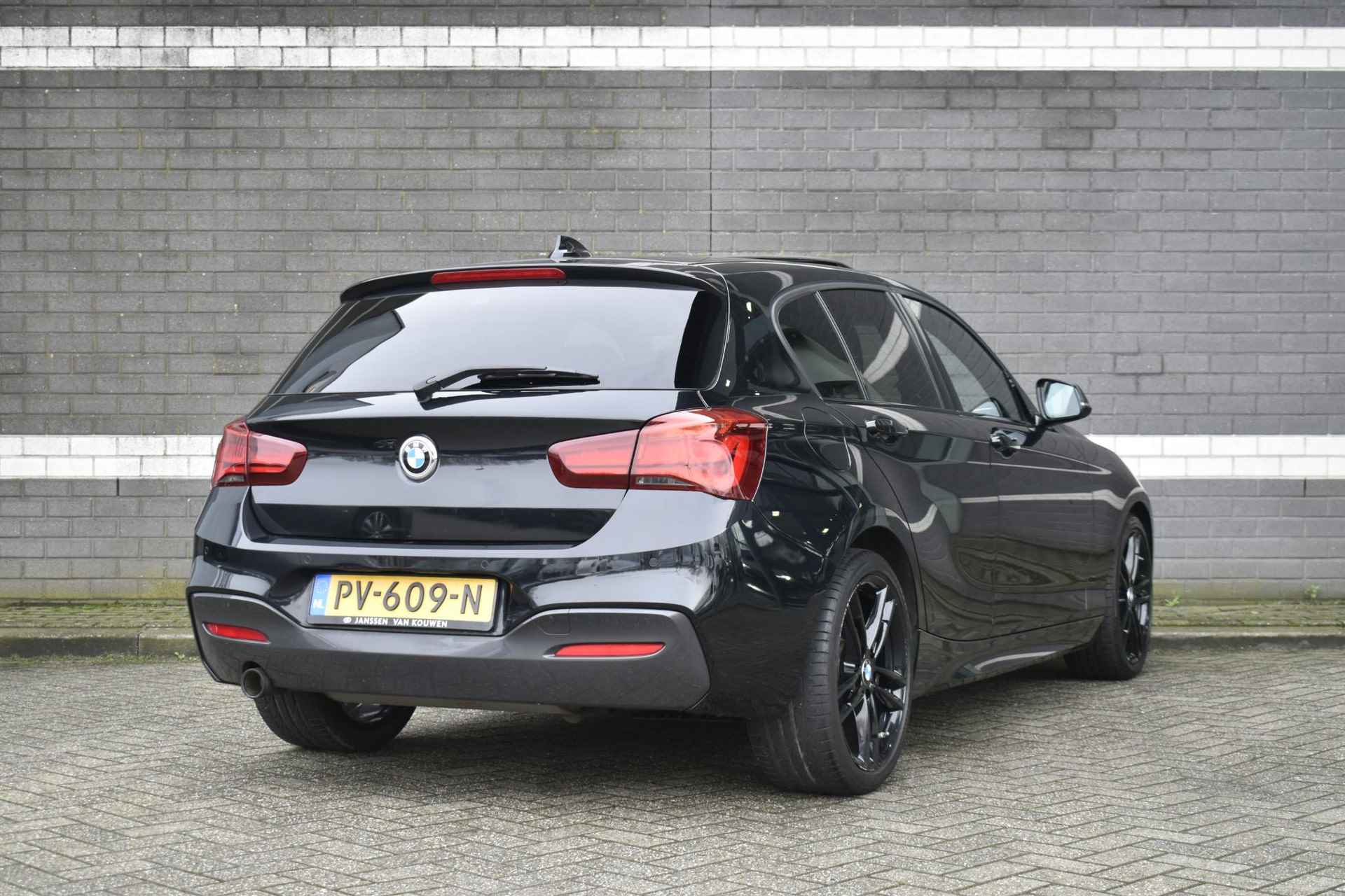 BMW 1-serie 118i Edition M Sport Executive / Pano / Stoelverwarming / HiFi / Shadow Line - 2/47