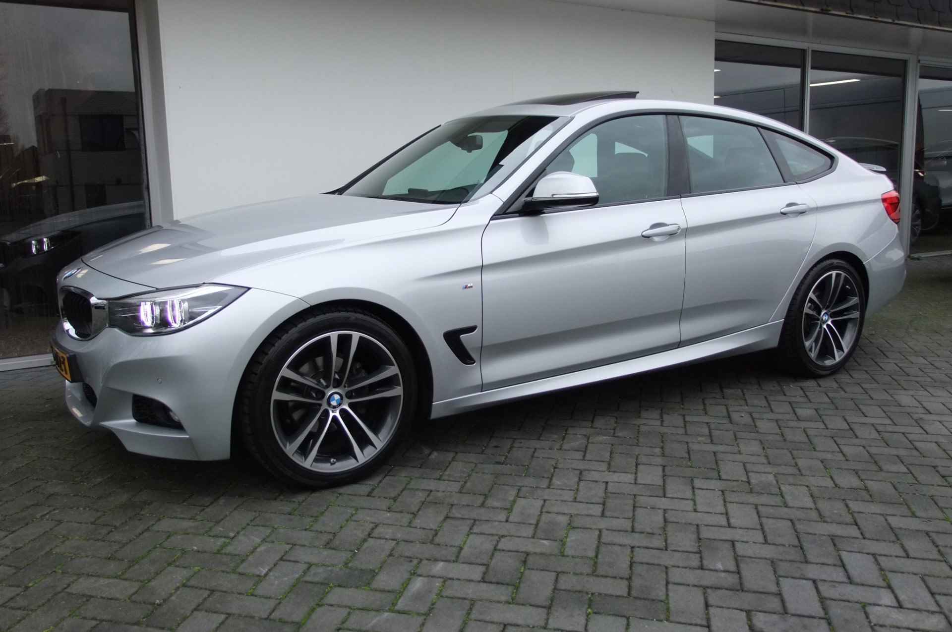 BMW 3-serie Gran Turismo 320i High Executive / M Pakket/ Panorama/ 19 inch/ Stoelverwarming/ NL auto - 11/44