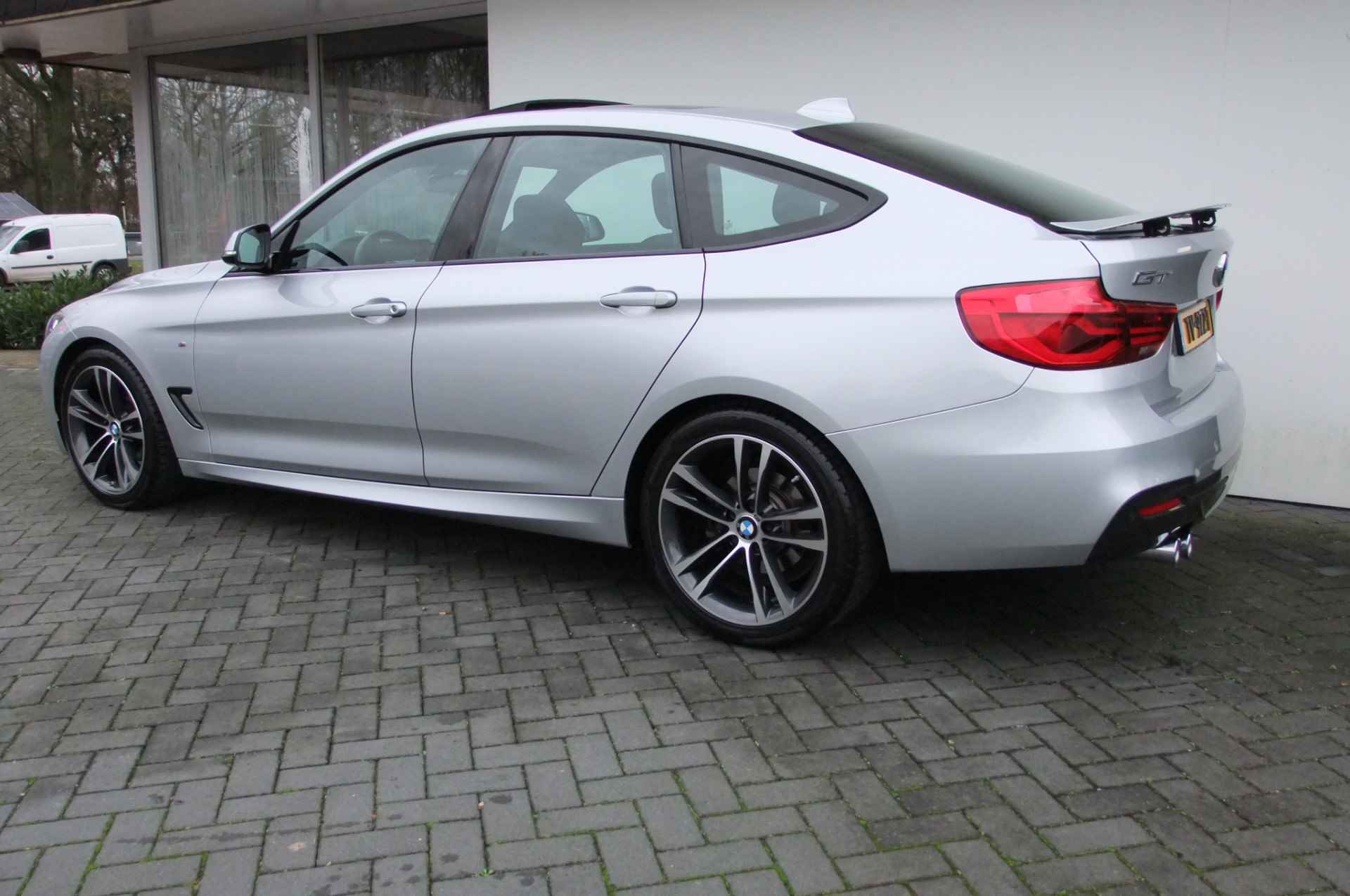 BMW 3-serie Gran Turismo 320i High Executive / M Pakket/ Panorama/ 19 inch/ Stoelverwarming/ NL auto - 15/44