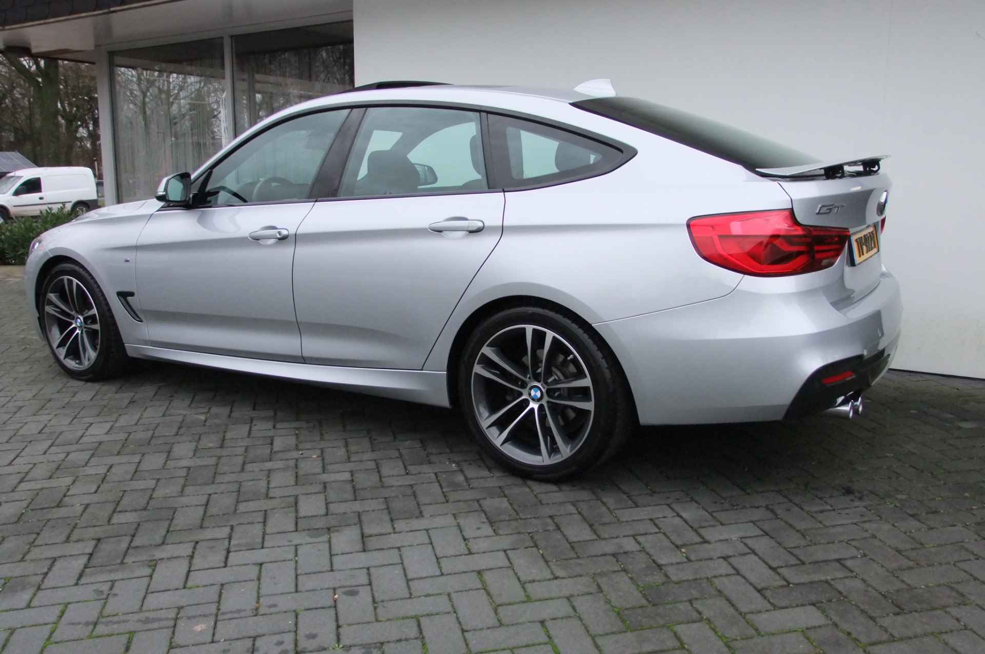 BMW 3-serie Gran Turismo 320i High Executive / M Pakket/ Panorama/ 19 inch/ Stoelverwarming/ NL auto - 18/44