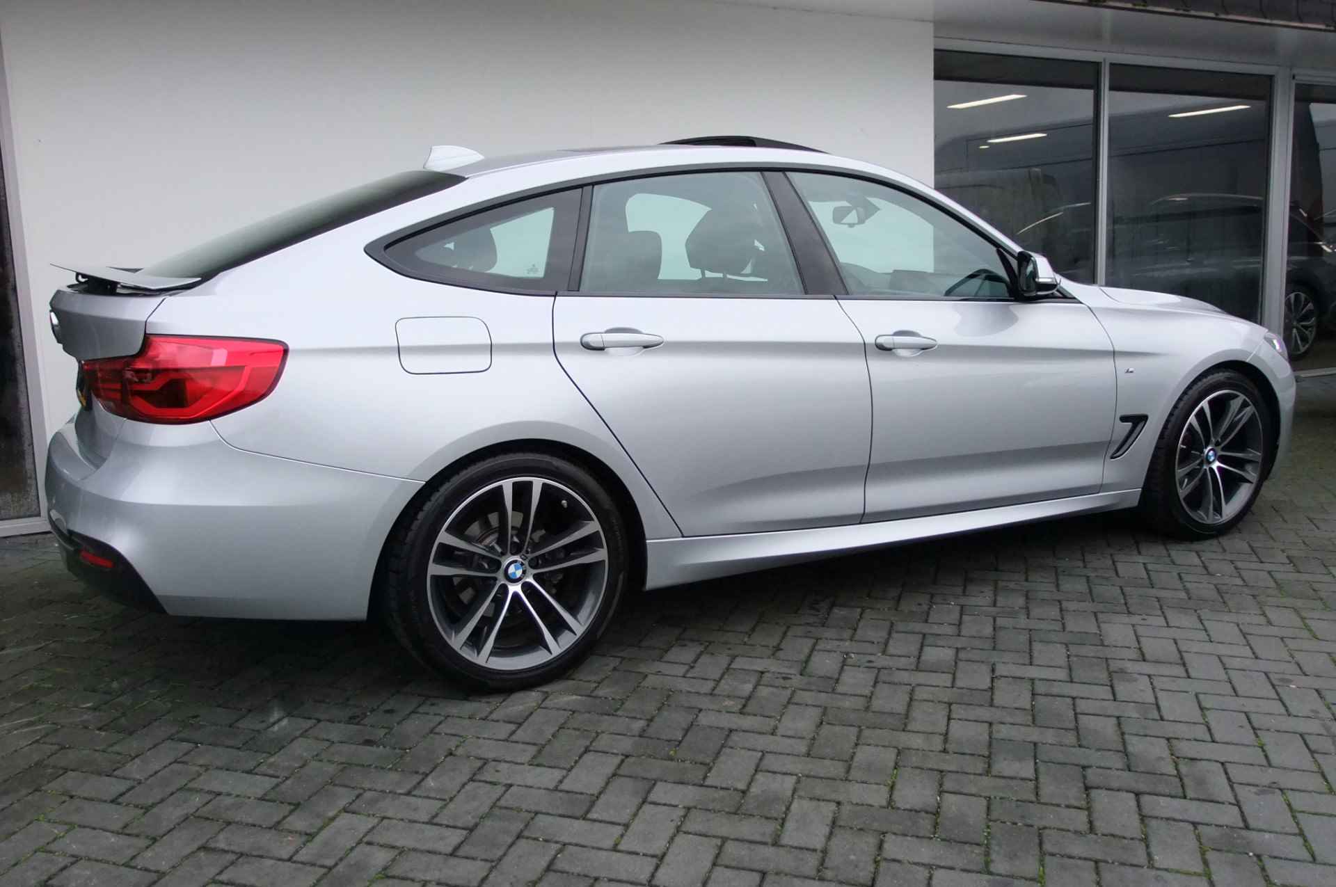 BMW 3-serie Gran Turismo 320i High Executive / M Pakket/ Panorama/ 19 inch/ Stoelverwarming/ NL auto - 19/44