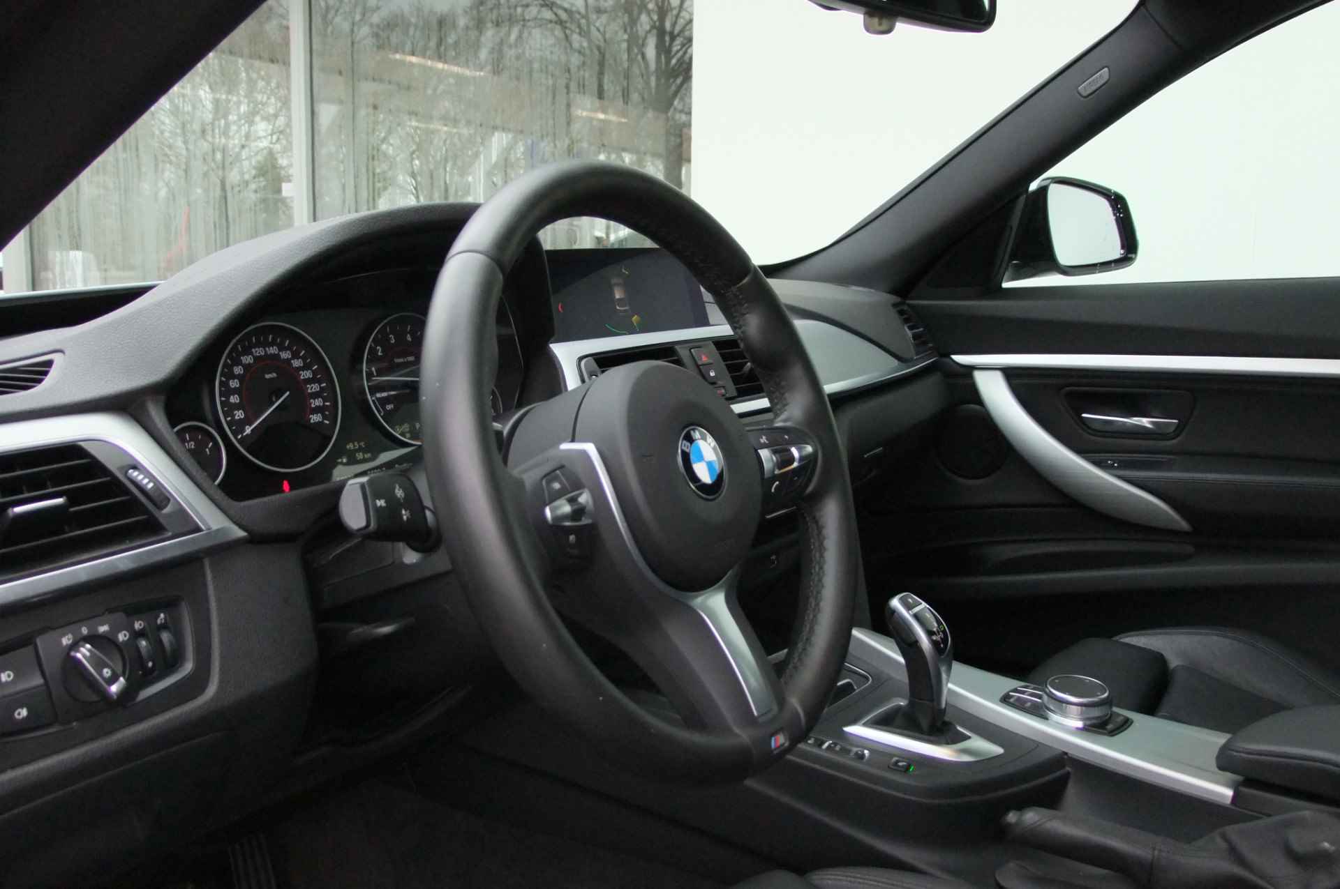 BMW 3-serie Gran Turismo 320i High Executive / M Pakket/ Panorama/ 19 inch/ Stoelverwarming/ NL auto - 29/44