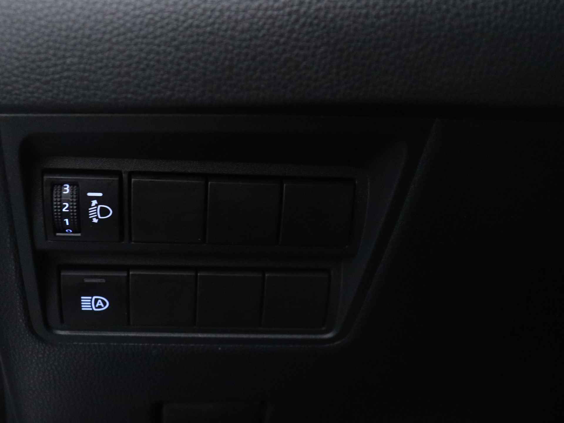 Toyota Yaris Cross 1.5 Hybrid Dynamic | Navigatie | Camera | LED | - 34/43