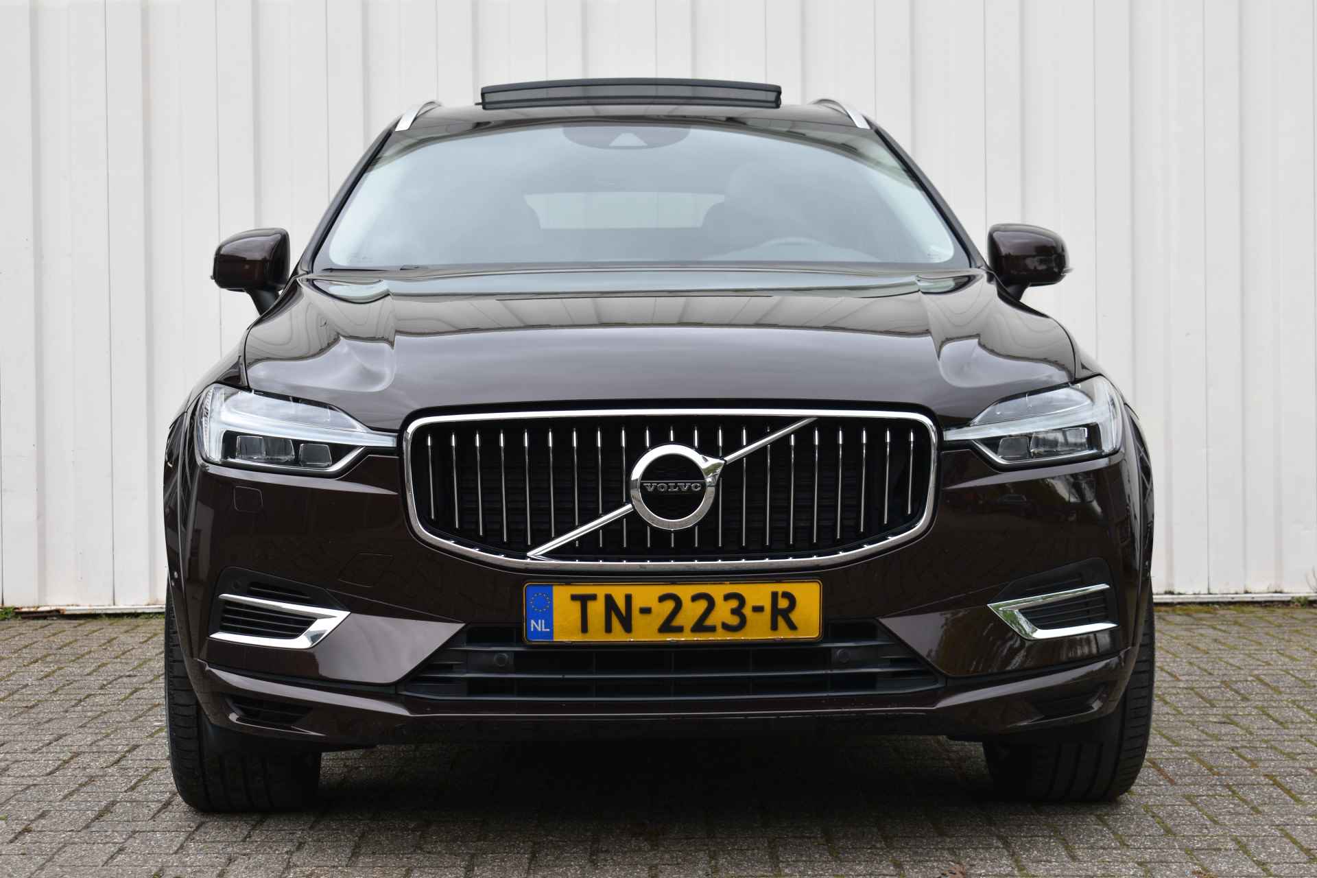 Volvo XC60 T8 Twin Engine AWD 390PK Inscription | Luchtvering | Panodak | El. Trekhaak | 20" - 3/44