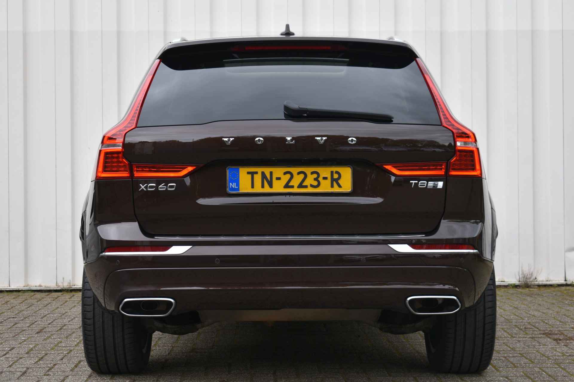 Volvo XC60 T8 Twin Engine AWD 390PK Inscription | Luchtvering | Panodak | El. Trekhaak | 20" - 12/44