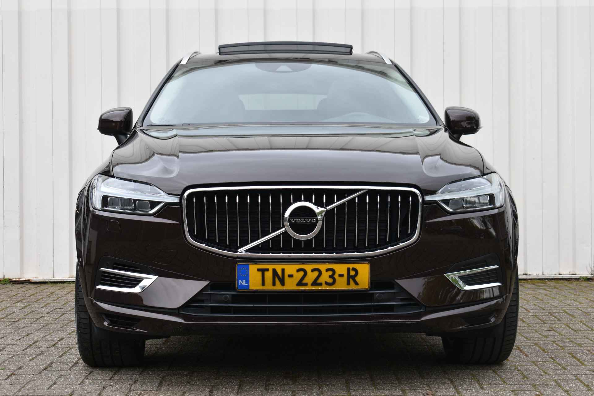 Volvo XC60 T8 Twin Engine AWD 390PK Inscription | Luchtvering | Panodak | El. Trekhaak | 20" - 35/44