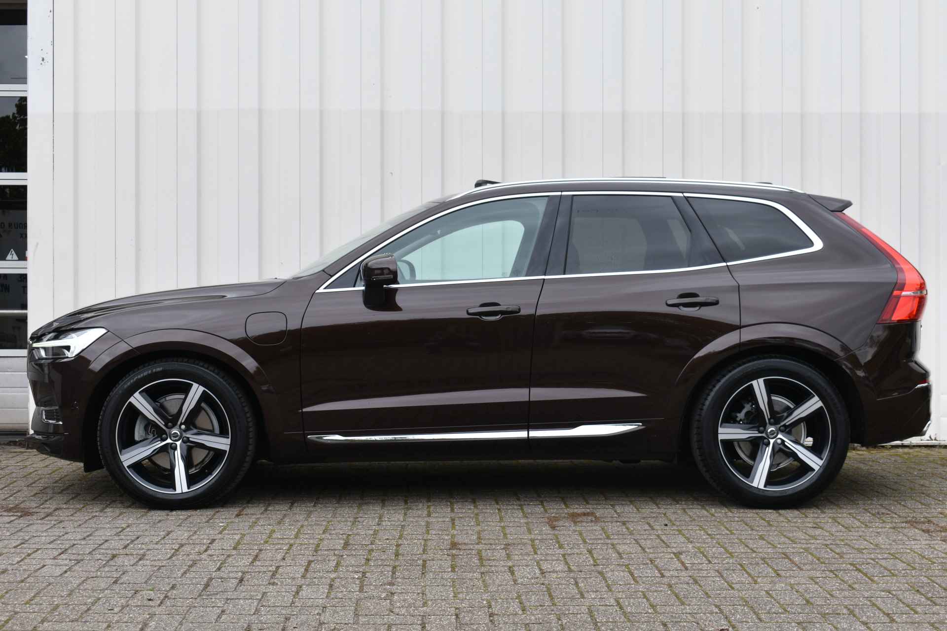 Volvo XC60 T8 Twin Engine AWD 390PK Inscription | Luchtvering | Panodak | El. Trekhaak | 20" - 36/44