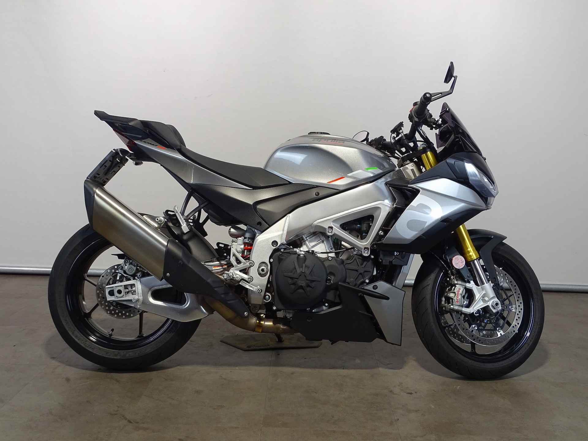 Aprilia TUONO V4 1100 - 1/12