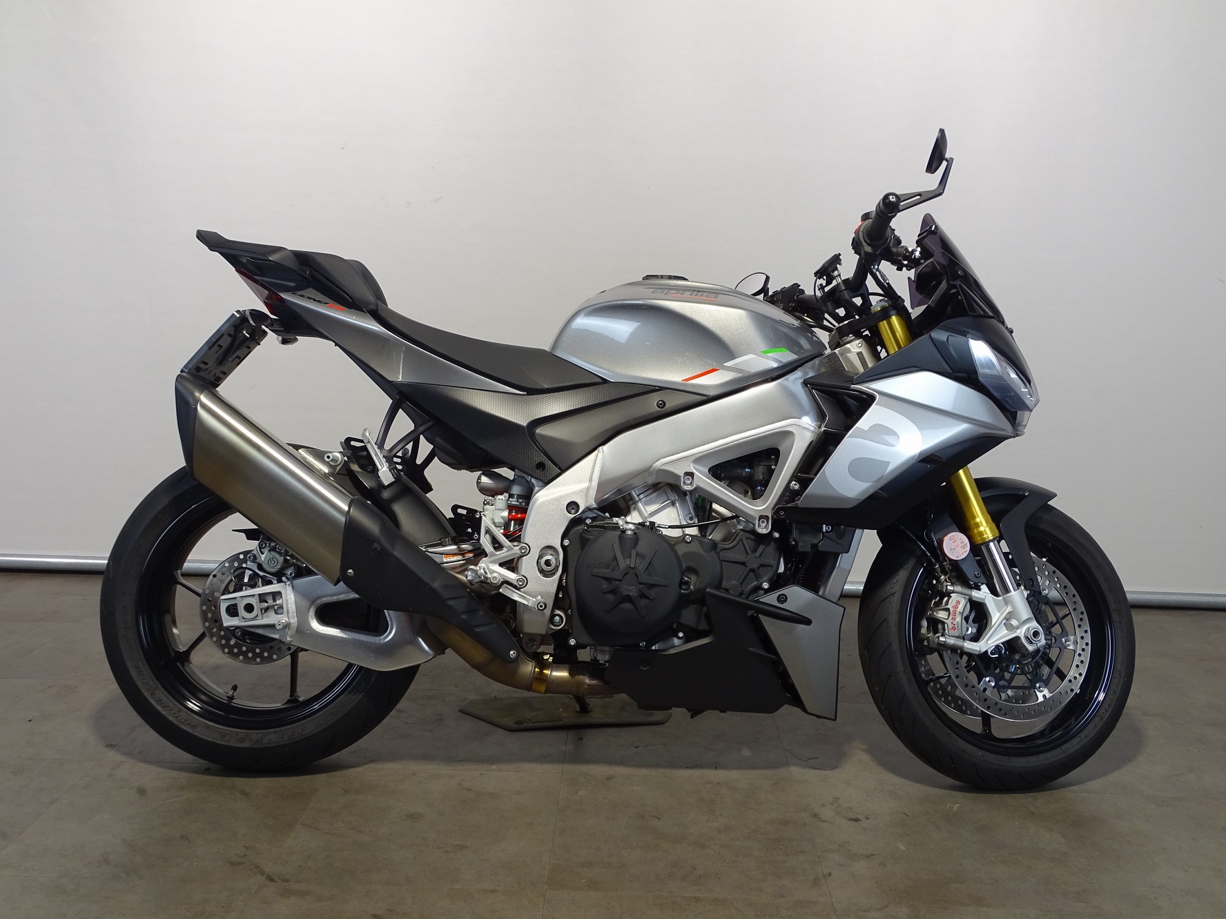 Aprilia TUONO V4 1100