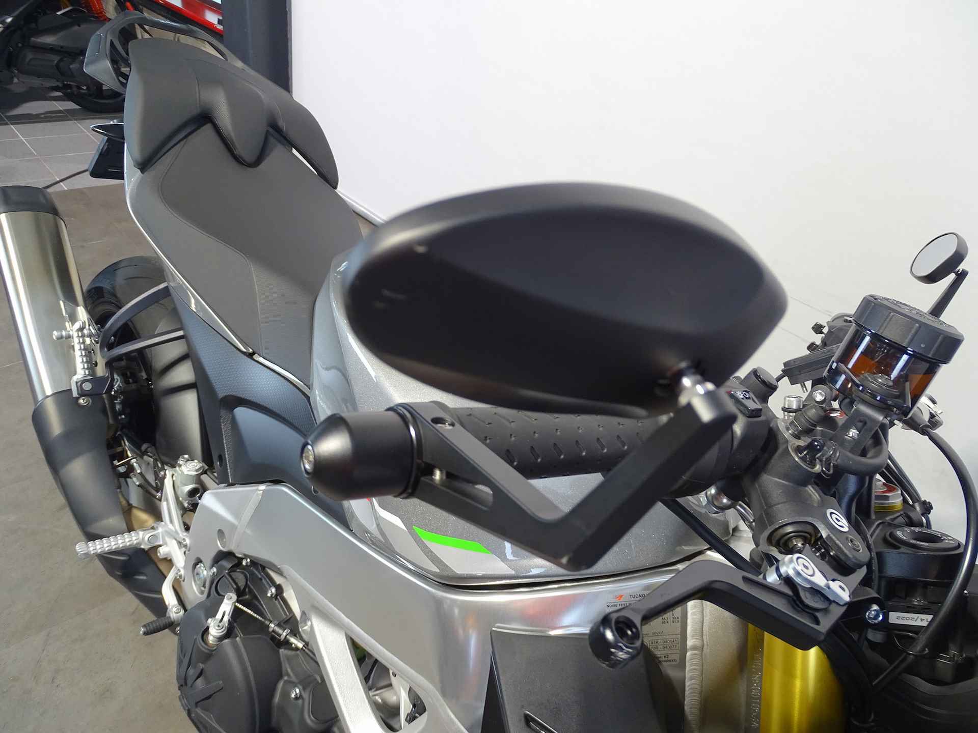 Aprilia TUONO V4 1100 - 7/12