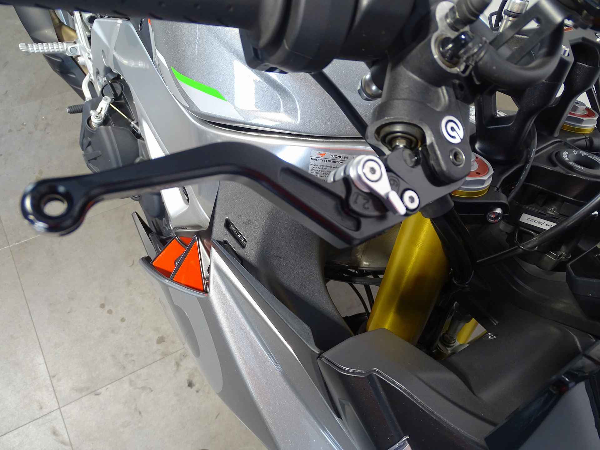 Aprilia TUONO V4 1100 - 8/12