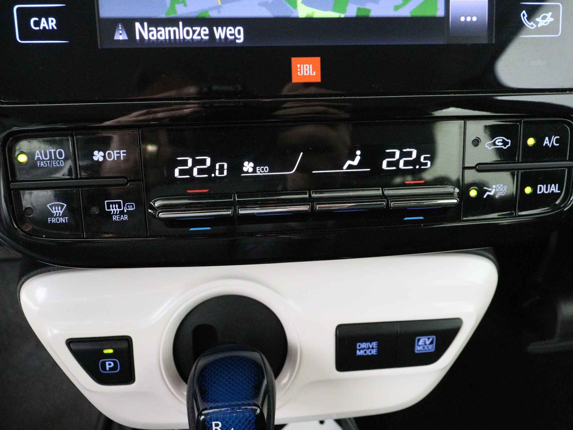 Toyota Prius 1.8 Executive Limited | JBL | Navigatie I Climate Control | Cruise Control | Camera | Lederen bekleding | Dealer onderhouden | Keyless Entry/Start | Stoelverwarming voor | - 10/43