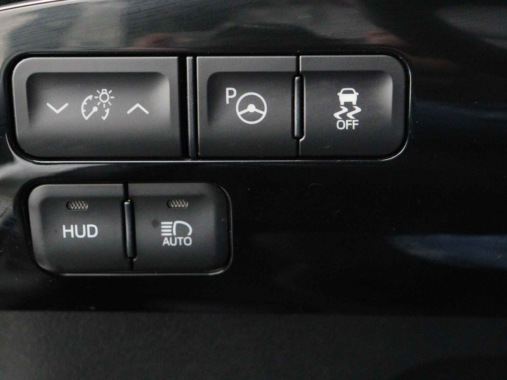 Toyota Prius 1.8 Executive Limited | JBL | Navigatie I Climate Control | Cruise Control | Camera | Lederen bekleding | Dealer onderhouden | Keyless Entry/Start | Stoelverwarming voor | - 30/43