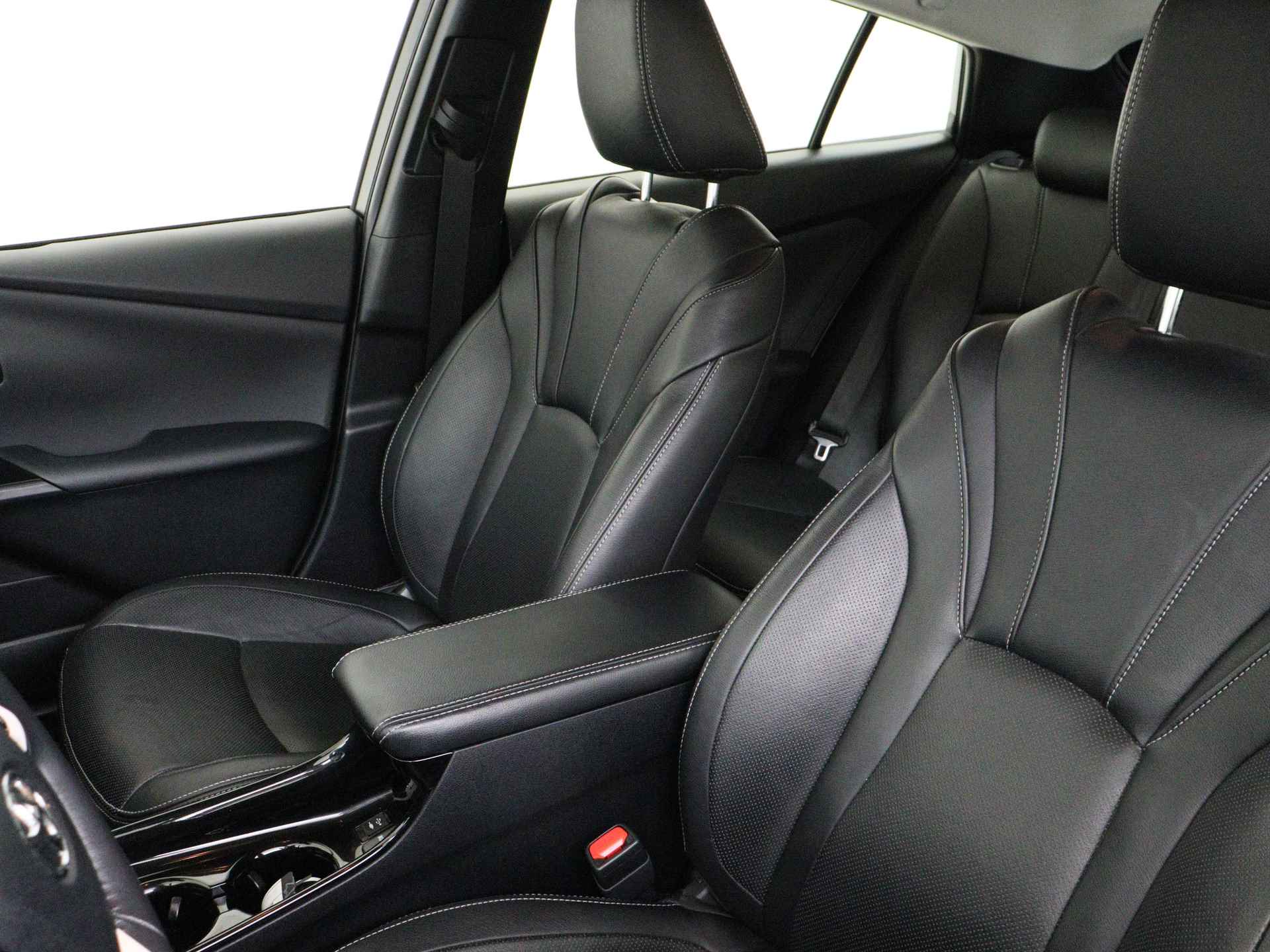 Toyota Prius 1.8 Executive Limited | JBL | Navigatie I Climate Control | Cruise Control | Camera | Lederen bekleding | Dealer onderhouden | Keyless Entry/Start | Stoelverwarming voor | - 37/43