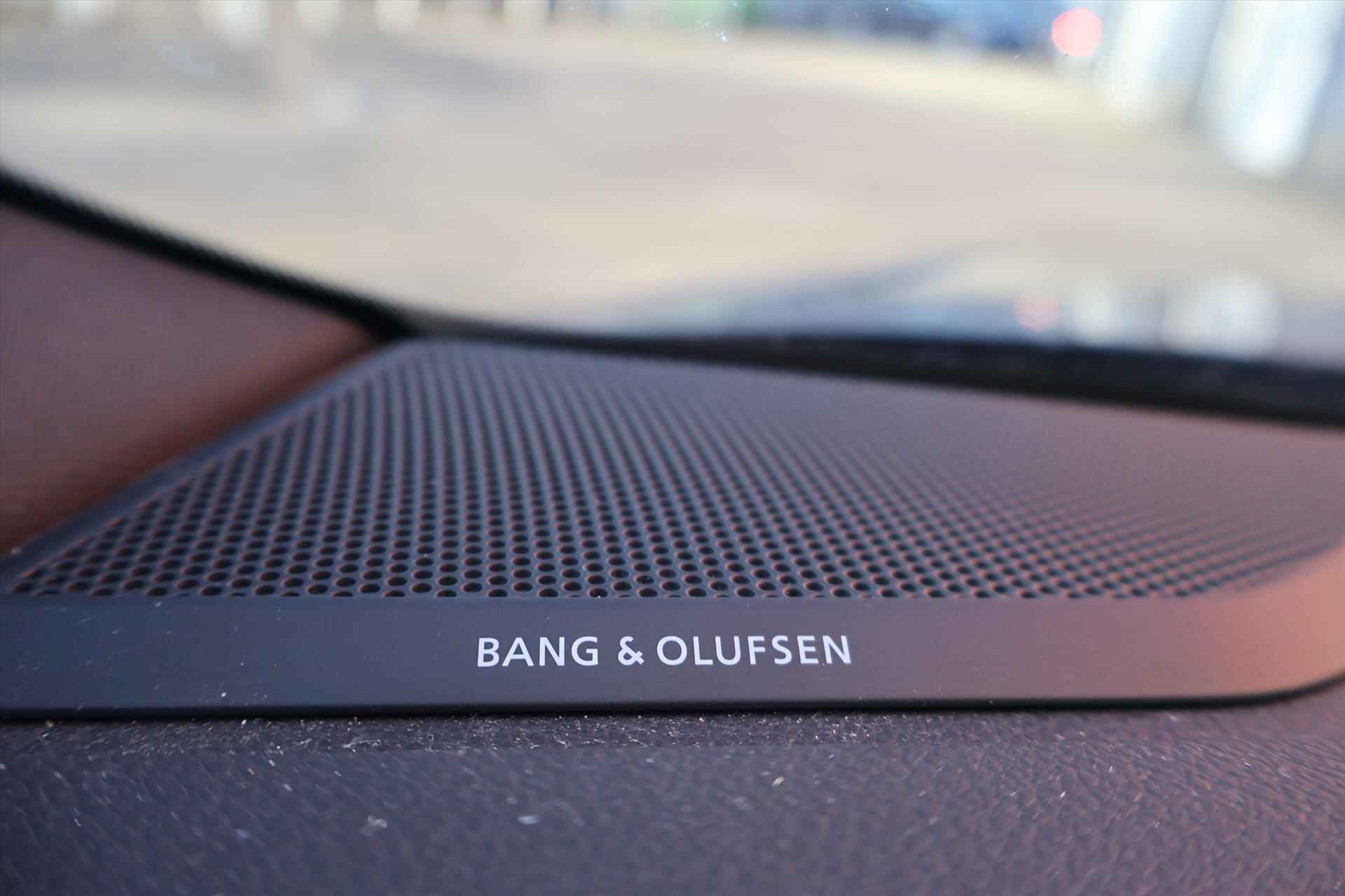 Audi Q3 35 TFSI S-Line 150pk | Pano | Bang & Olufsen | Leder Interieur | 1e Eigenaar - 38/49