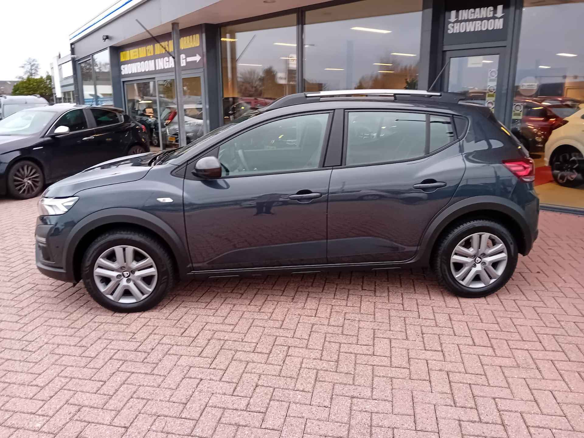 Dacia SANDERO Stepway 1.0 TCe 90 Comfort Automaat, Airco(automatisch), Carplay/Android auto, Cruise control, Navigatie, Parkeersensoren, Camera, Keyle Zeer nette auto, Fabrieksgarantie, BOVAG - 9/26