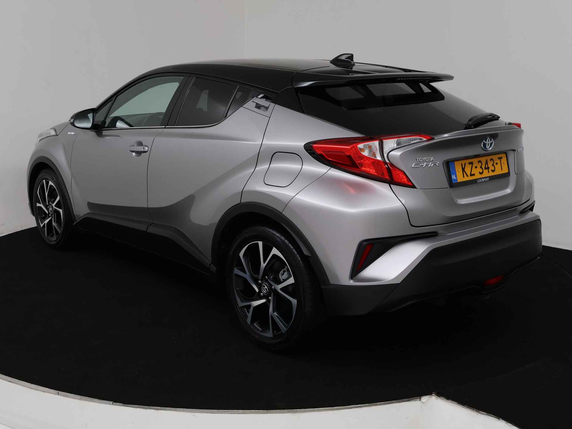 Toyota C-HR 1.8 Hybrid Bi-Tone | Navigatie | Camera | Cruise Control Adaptief | LM velgen | Voorstoelen verwarmd | Rotterdam Noord Martin Van Orsouw - 17/41