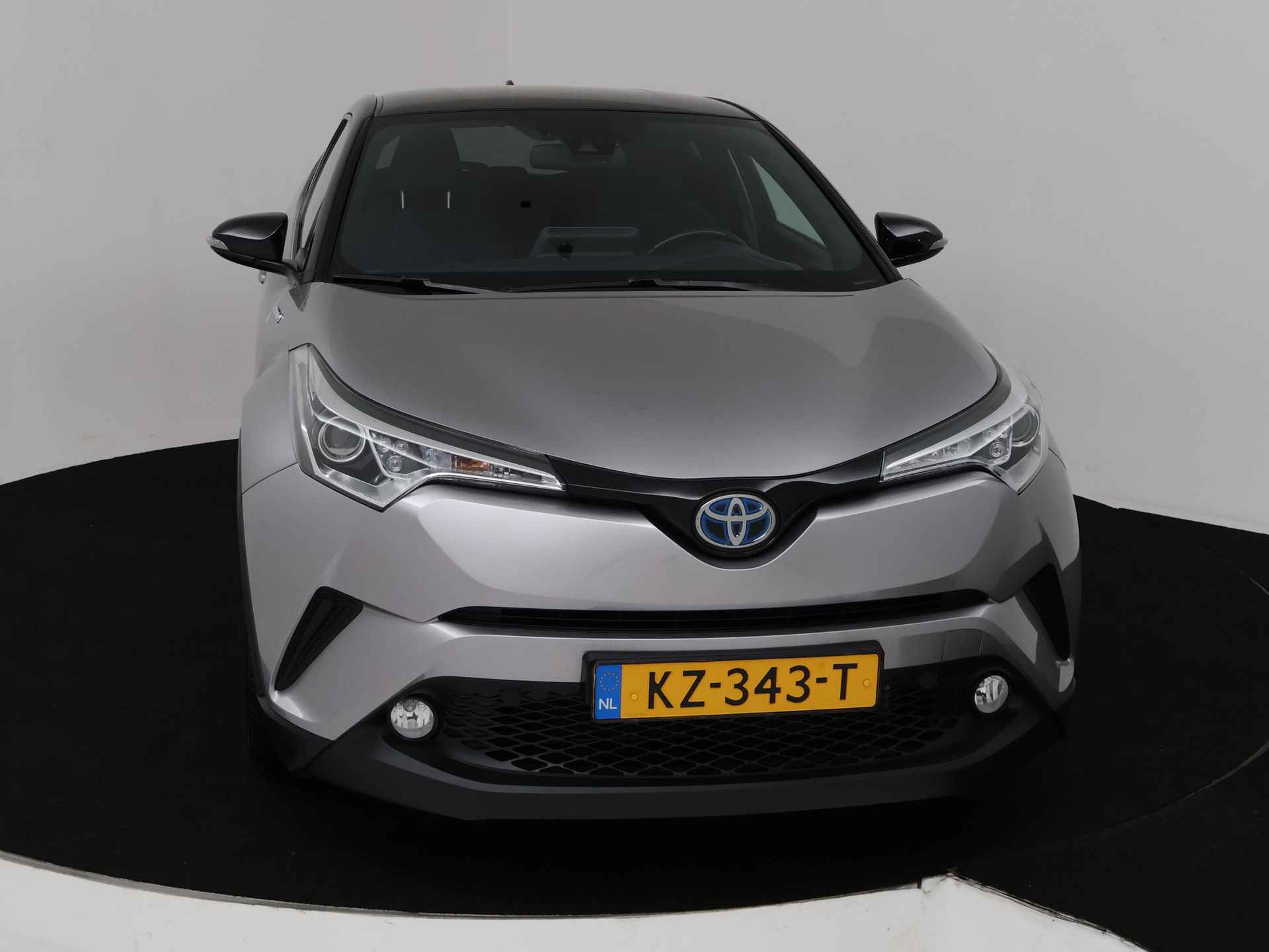 Toyota C-HR 1.8 Hybrid Bi-Tone | Navigatie | Camera | Cruise Control Adaptief | LM velgen | Voorstoelen verwarmd | Rotterdam Noord Martin Van Orsouw - 28/41