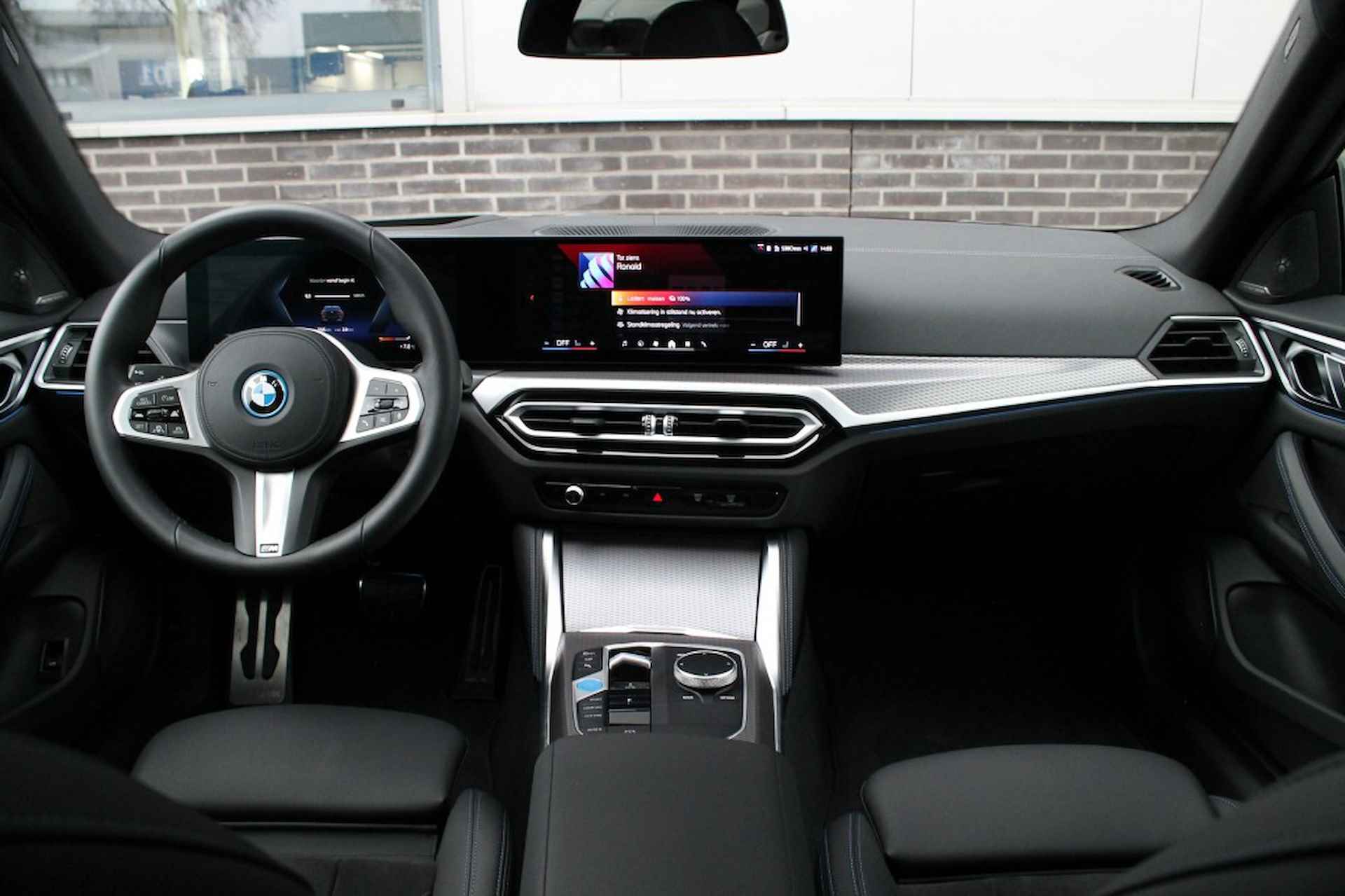 BMW I4 eDrive40 M Sport Pro 84 kWh Pano - Harman/Kardon - 20&#39;&#39; Velgen - 4/24