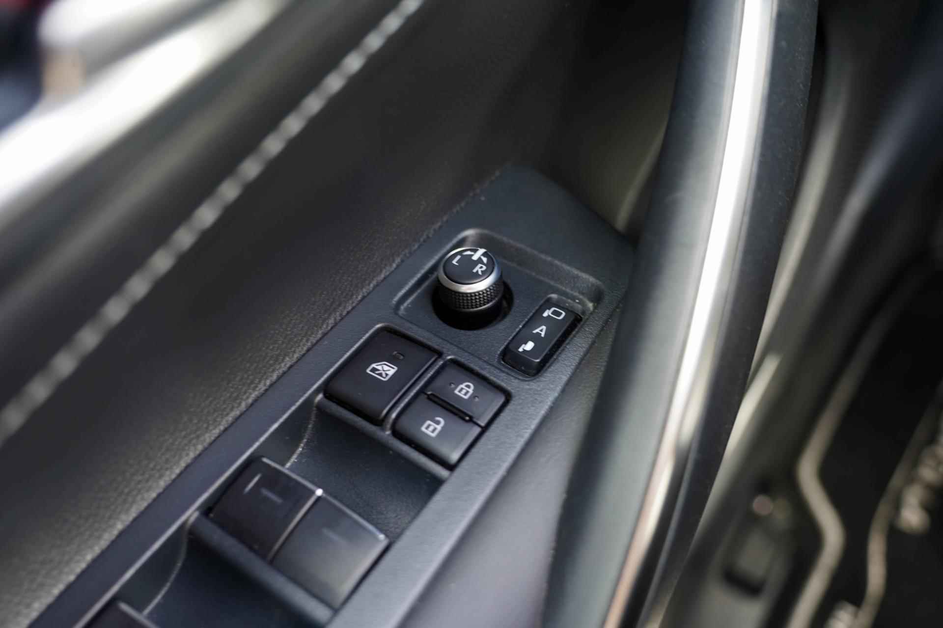 Toyota Corolla 1.8 Hybrid Design MY21 Parelmoer|Apple Carplay| Camera - 14/40