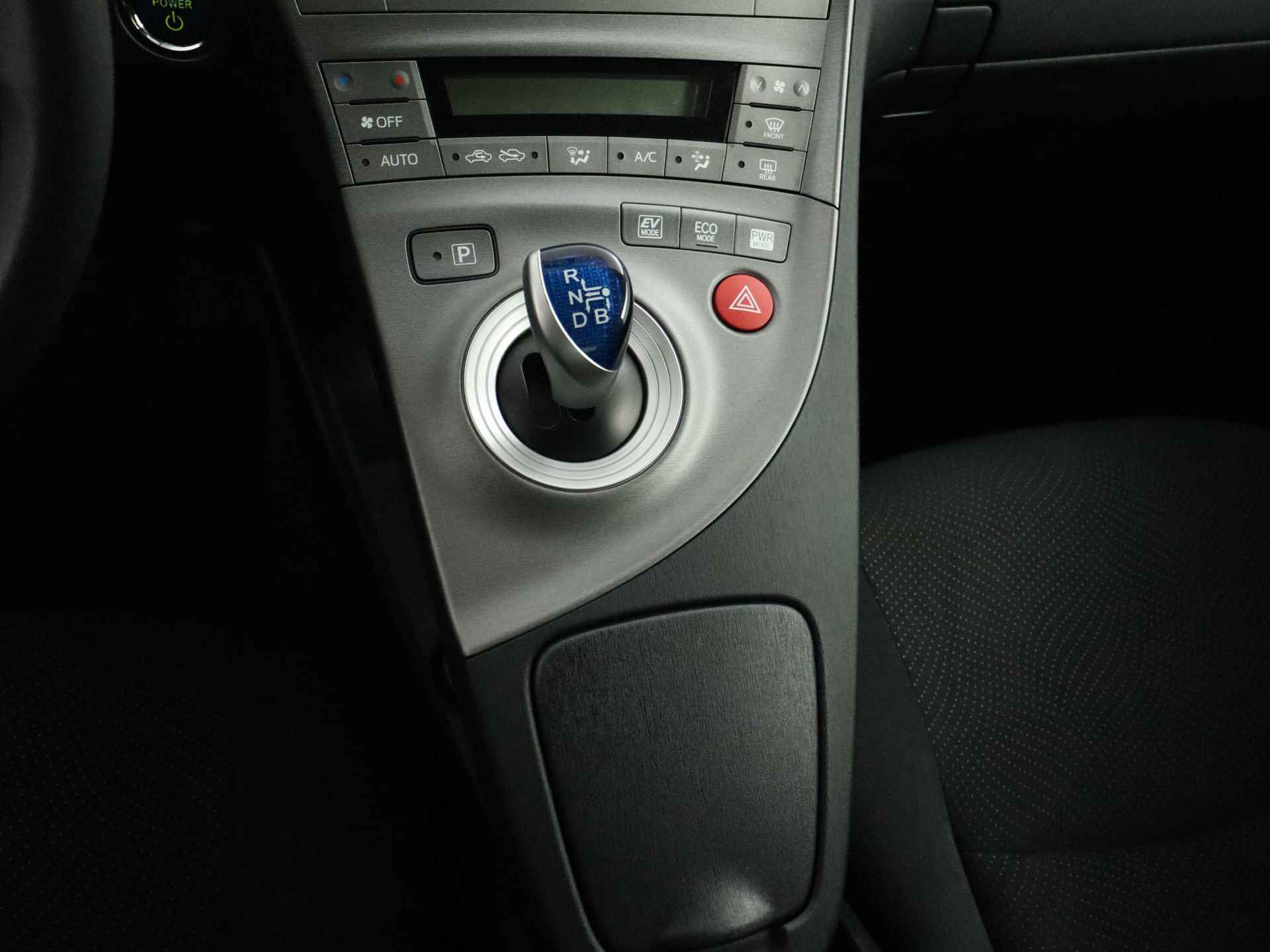 Toyota Prius 1.8 Comfort Edition | Dealeronderhouden | Navigatie | Achteruitrijcamera | - 12/40