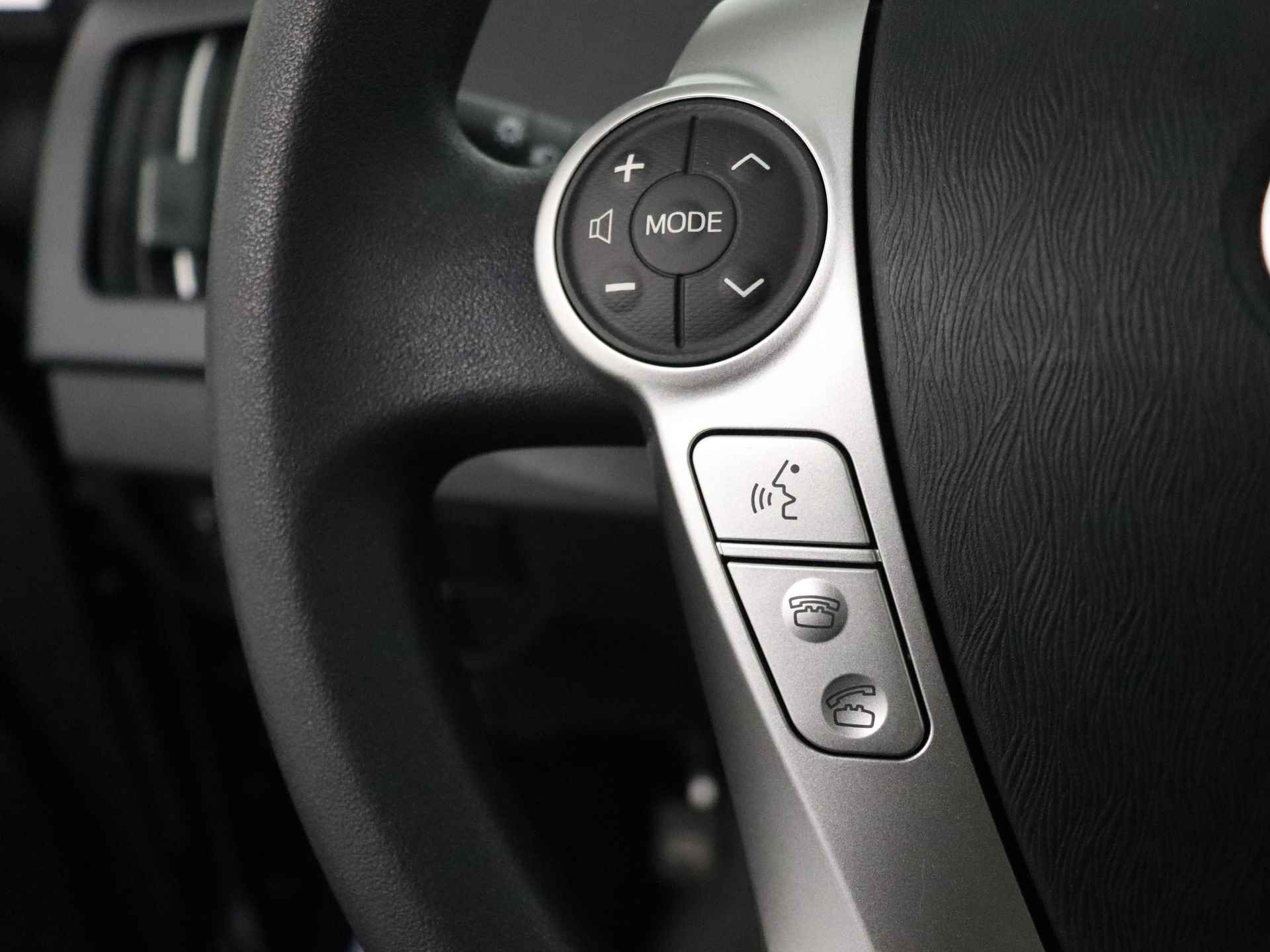 Toyota Prius 1.8 Comfort Edition | Dealeronderhouden | Navigatie | Achteruitrijcamera | - 21/40