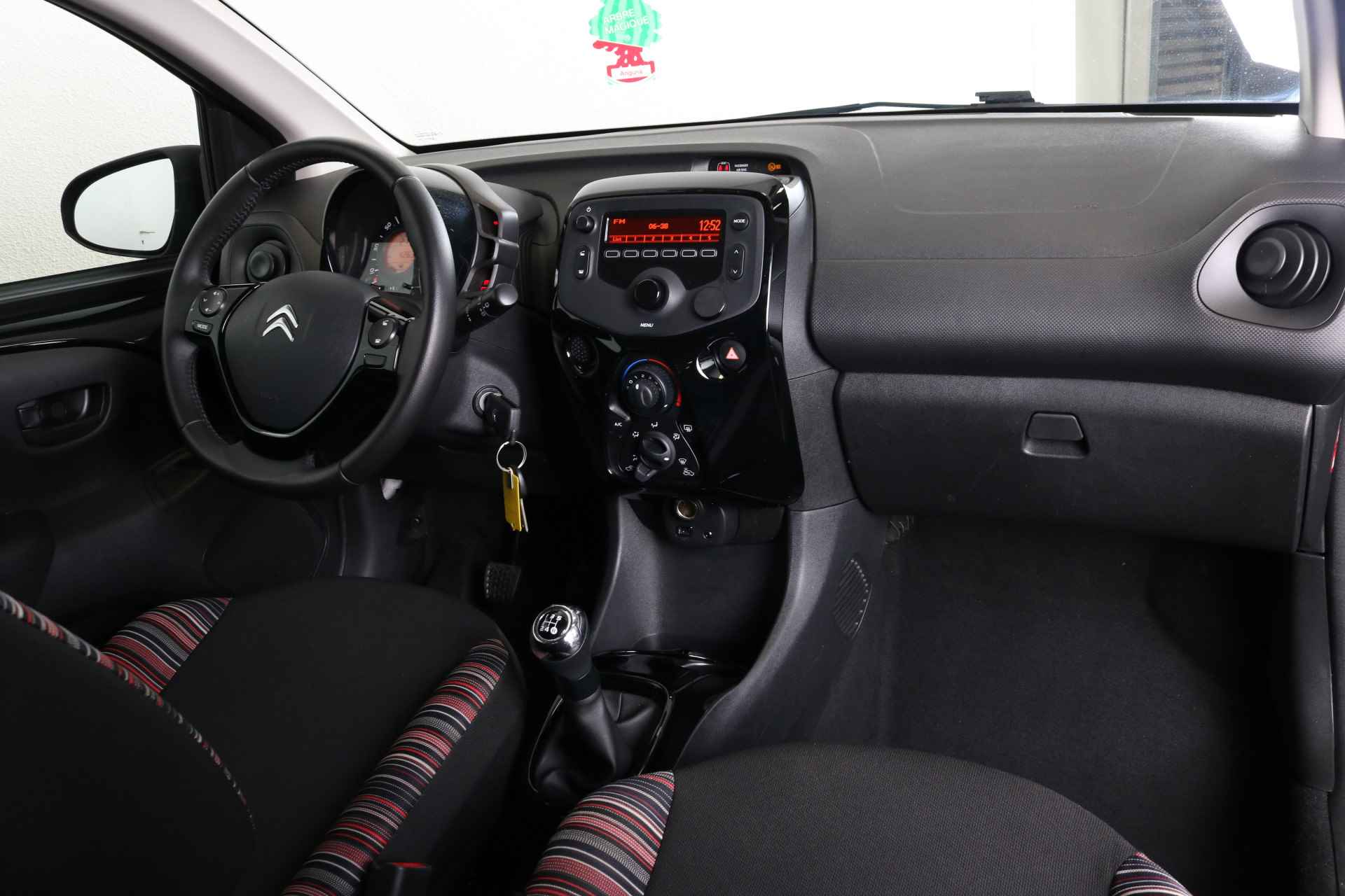 Citroën C1 1.0 VTi 72PK Feel | Airco | Bluetooth |  Lederen stuurwiel | lederen versnellingspook | Centrale vergrendeling | - 10/36