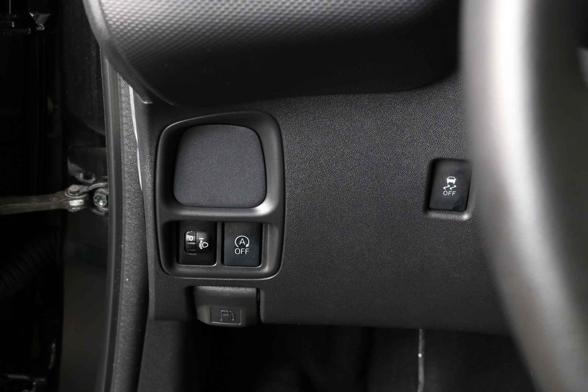 Citroën C1 1.0 VTi 72PK Feel | Airco | Bluetooth |  Lederen stuurwiel | lederen versnellingspook | Centrale vergrendeling | - 18/36
