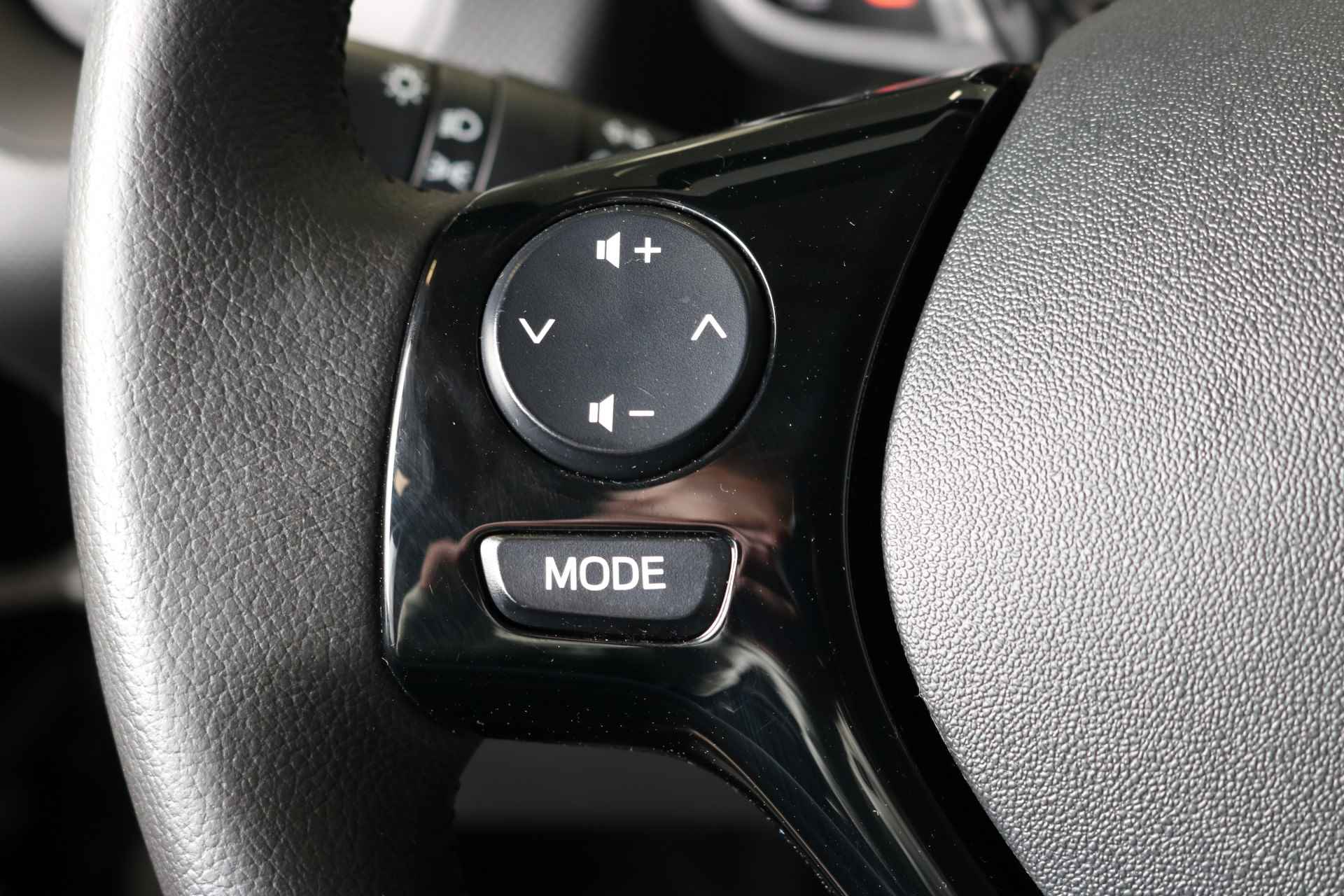 Citroën C1 1.0 VTi 72PK Feel | Airco | Bluetooth |  Lederen stuurwiel | lederen versnellingspook | Centrale vergrendeling | - 22/36