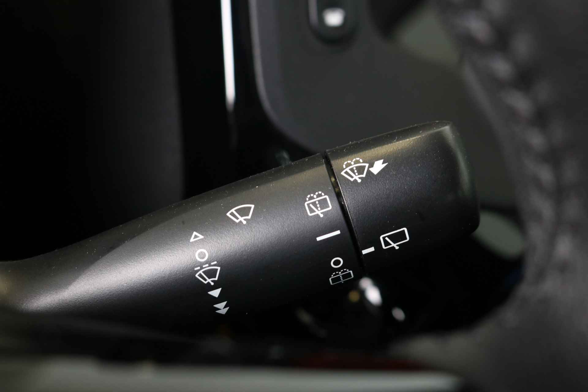 Citroën C1 1.0 VTi 72PK Feel | Airco | Bluetooth |  Lederen stuurwiel | lederen versnellingspook | Centrale vergrendeling | - 24/36