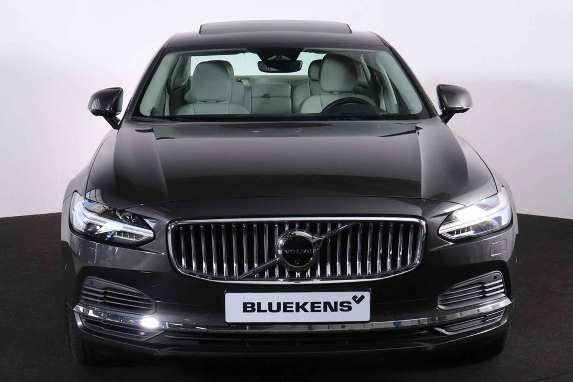 Volvo S90 T8 AWD Ultimate Bright - LONG RANGE - Luchtvering - Schuif/kanteldak - IntelliSafe Assist & Surround - 360° Camera - Harman/Kardon audio - Verwarmde voorstoelen, stuur & achterbank - Parkeersensoren voor & achter - Elektr. bedienb. voorstoelen met geheugen - Head up display - 20' LMV - 2/28