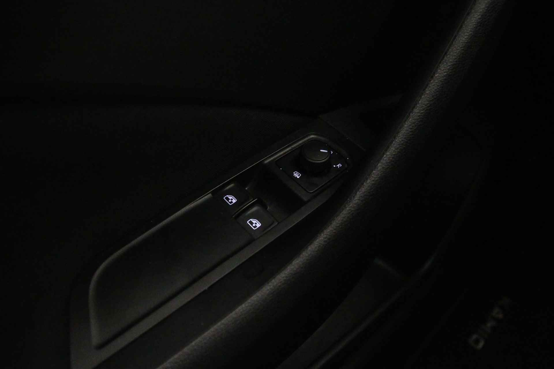 Škoda Kamiq Ambition 1.0 TSI 110pk Cruise control, Airco, DAB, Radio, LED verlichting, Parkeersensor achter, App connect - 13/37