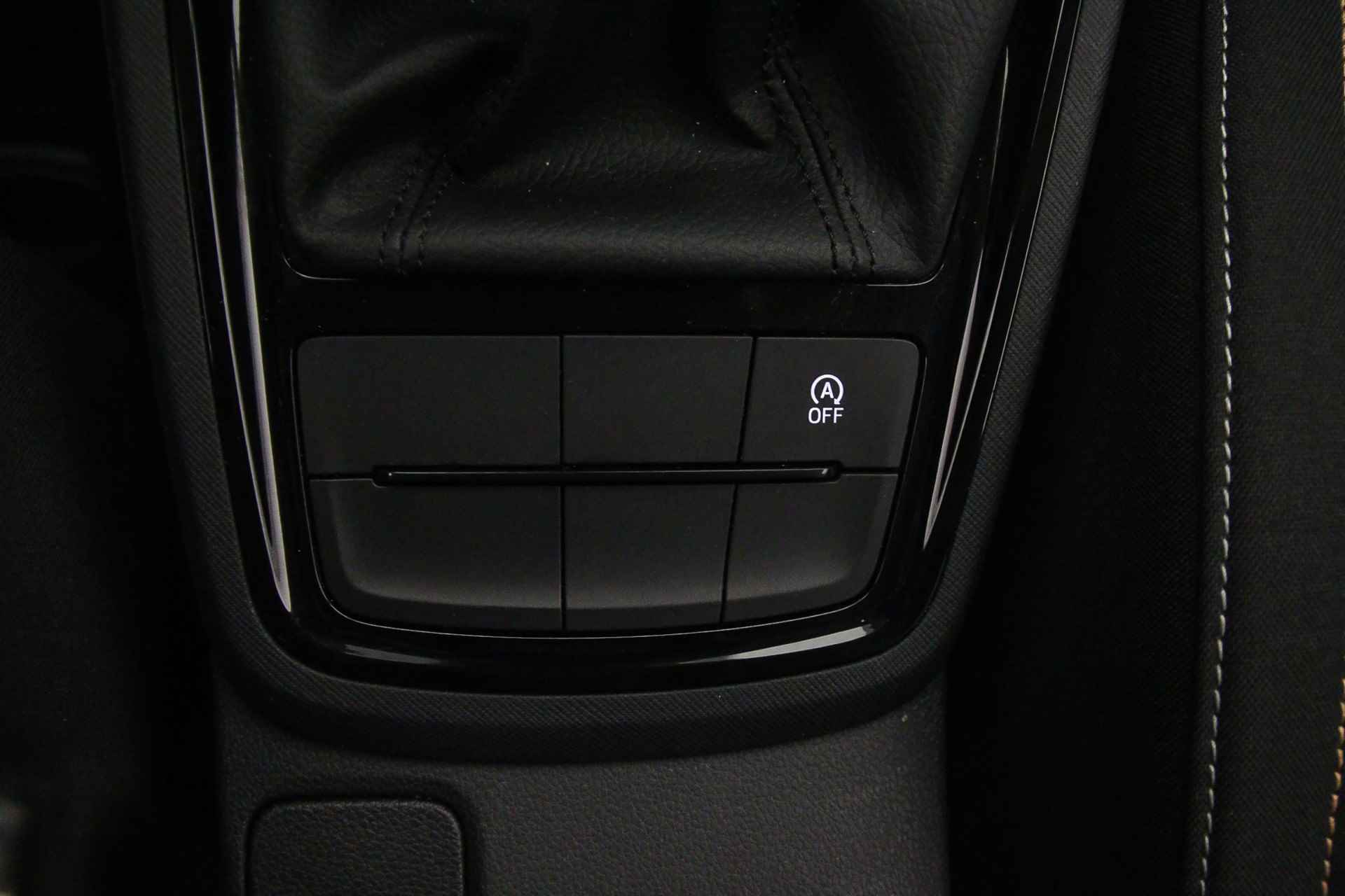 Škoda Kamiq Ambition 1.0 TSI 110pk Cruise control, Airco, DAB, Radio, LED verlichting, Parkeersensor achter, App connect - 19/37