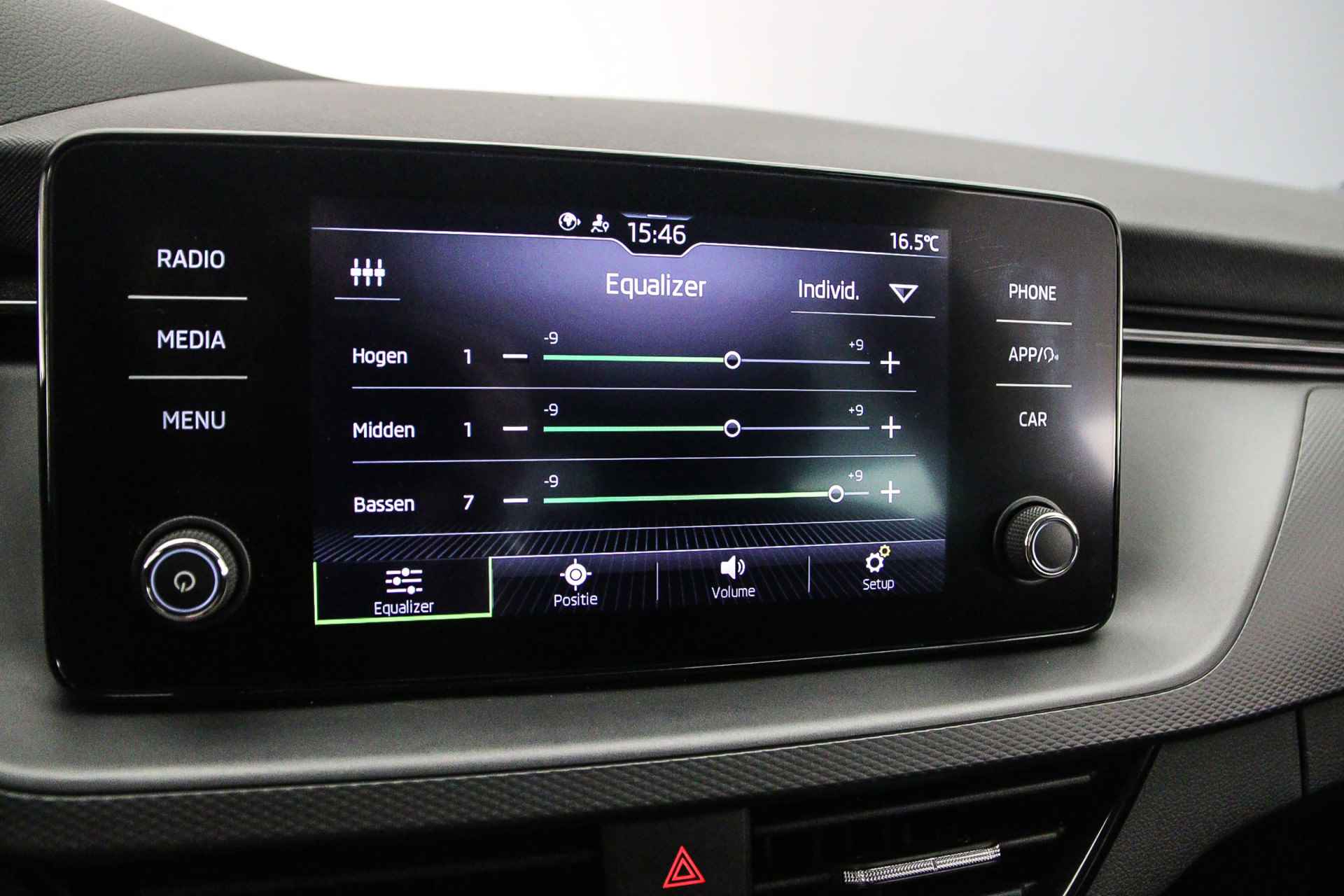 Škoda Kamiq Ambition 1.0 TSI 110pk Cruise control, Airco, DAB, Radio, LED verlichting, Parkeersensor achter, App connect - 24/37