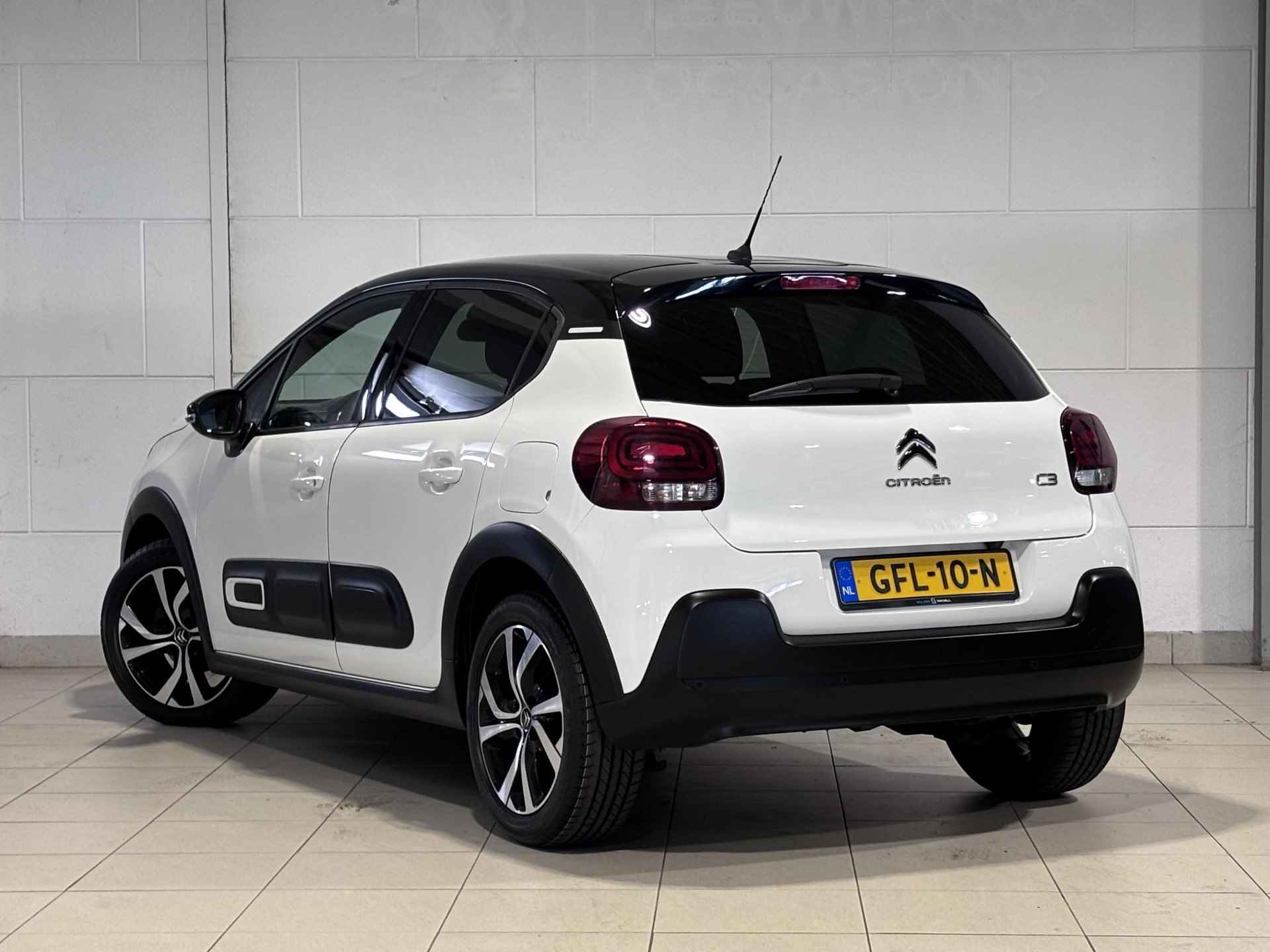 Citroën C3 5-deurs Shine Pack 1.2 PureTech 110pk EAT6 AUTOMAAT | NAVI | CAMERA | STOELVERW. | DAB+ | CLIMA | CRUISE CONTROL | 17" LM-VELGEN - 9/56