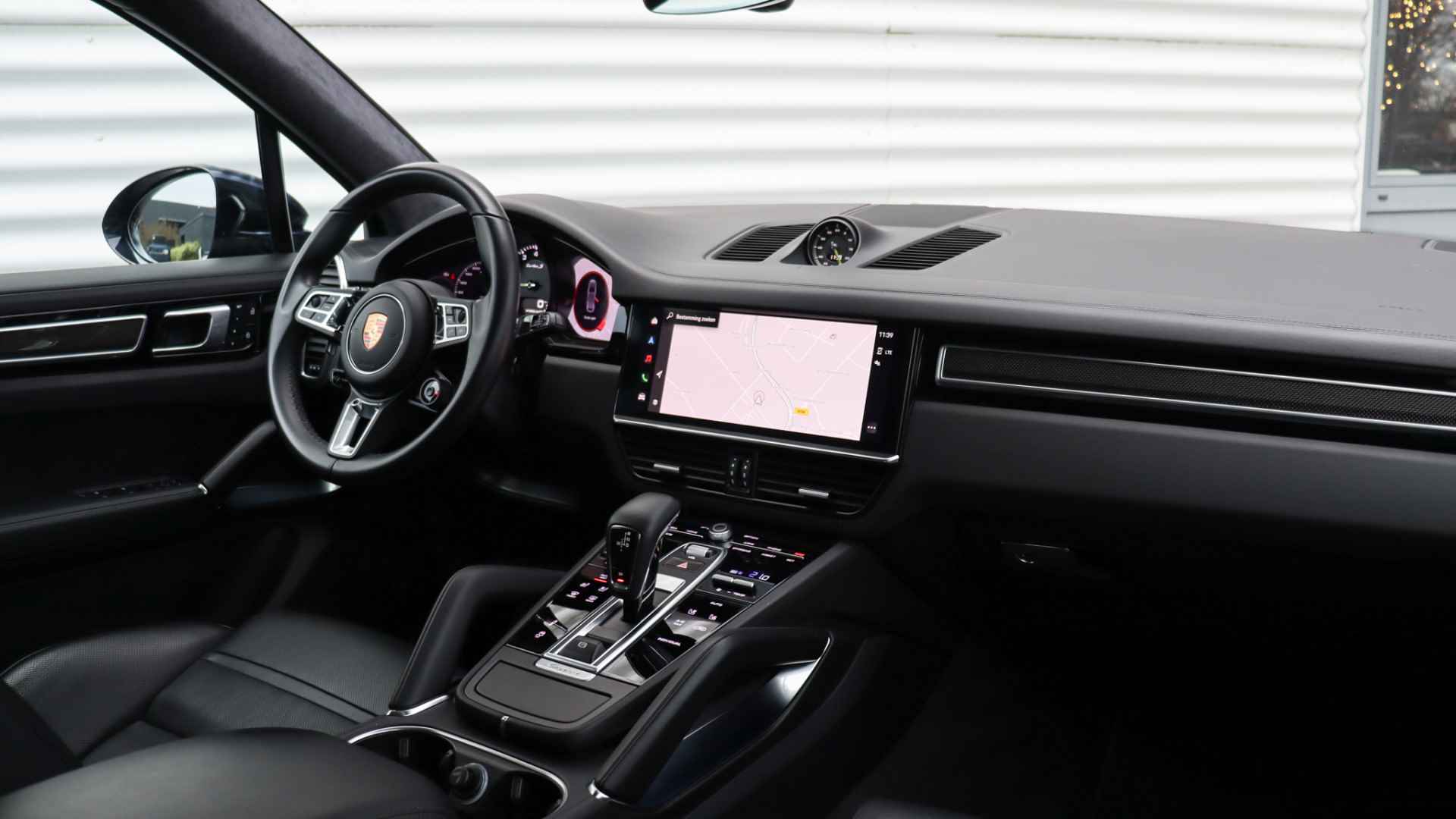 Porsche Cayenne 4.0 Turbo S E-Hybrid SportDesign | Panoramadak | Stoelventilatie | Keramisch | Soft-Close | Achterasbesturing - 36/37