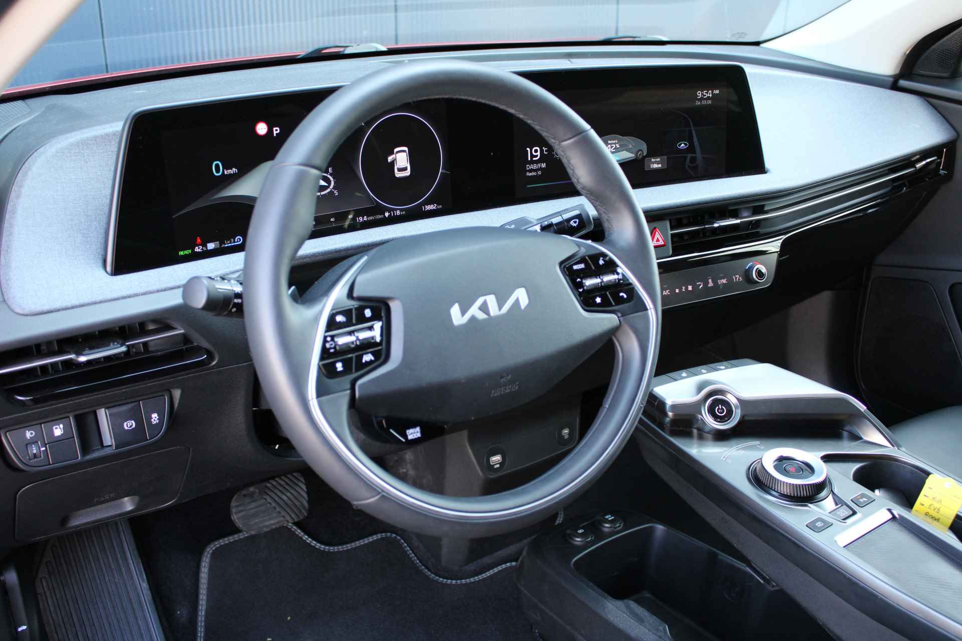 Kia Ev6 170pk Automaat | € 2.000,- Subsidie | Led | Leder | Climate | Camera | Keyless | NL Auto | 19" Lichtmetaal | Adaptieve Cruisecon - 13/26