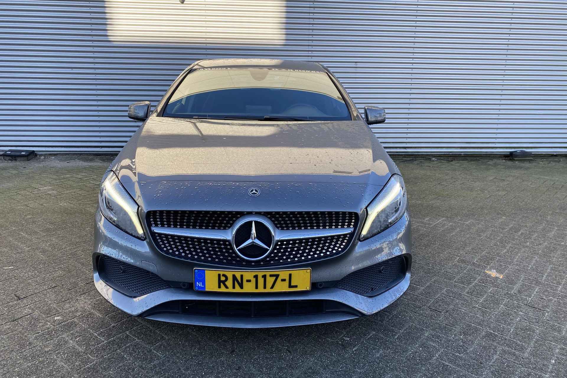 Mercedes-Benz A-klasse A 180 AMG Line | Ambition Pakket | Parkpilot | LED | Navigatie | Trekhaak | Zitcomfortpakket | Licht en Zichtpakket - 7/29