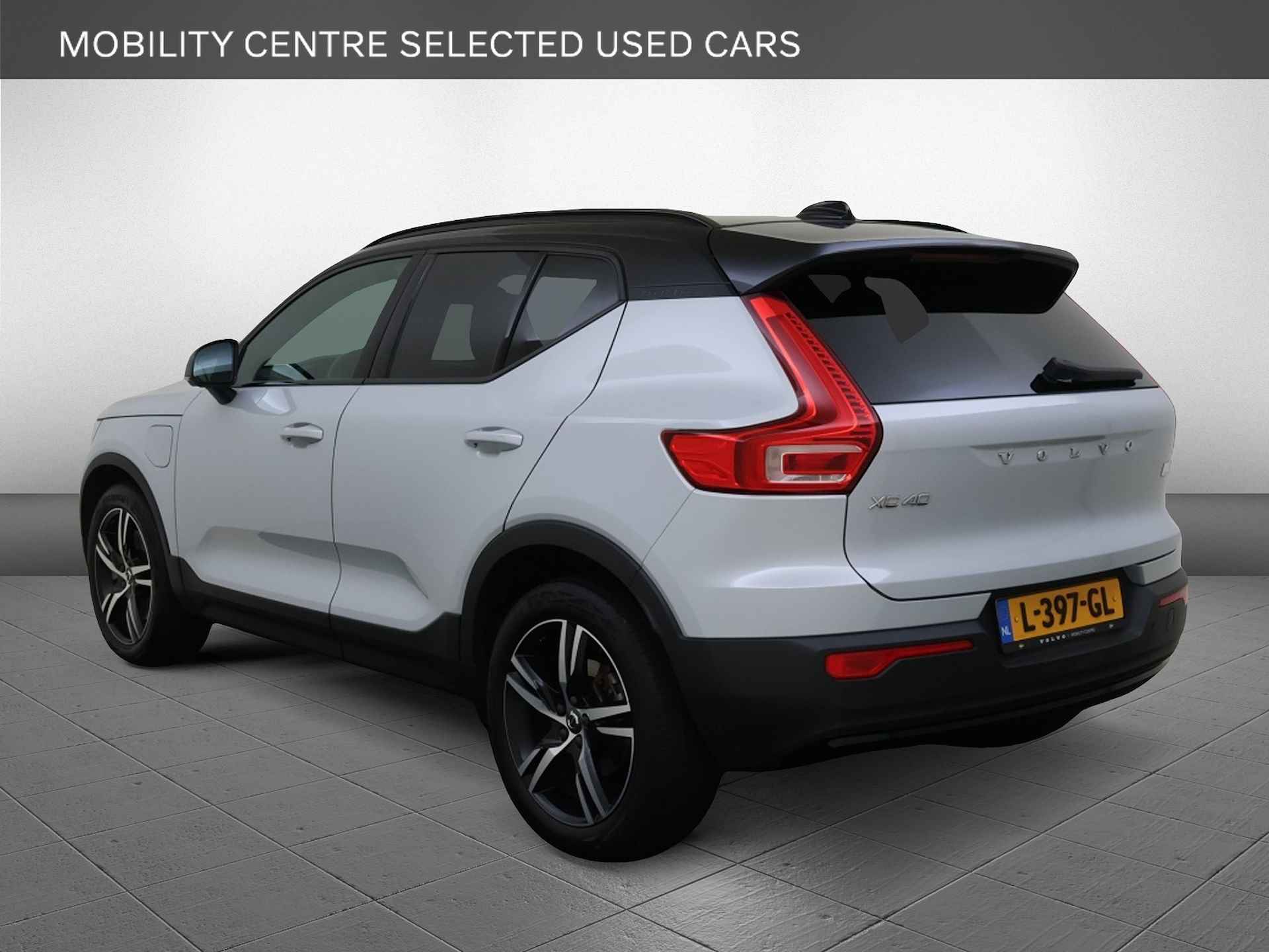 Volvo XC40 T4 R-Design Expression - Two/Tone | Memory | NAV | Stoel-/Stuurv - 2/36