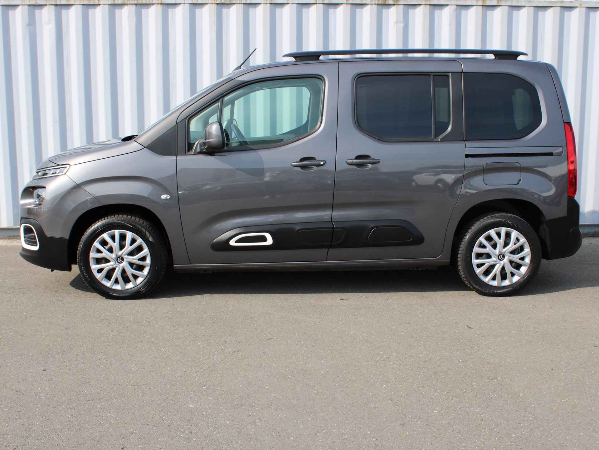 Citroen Berlingo 1.2 PT 110 SHINE FULL OPTIONS - 6/44