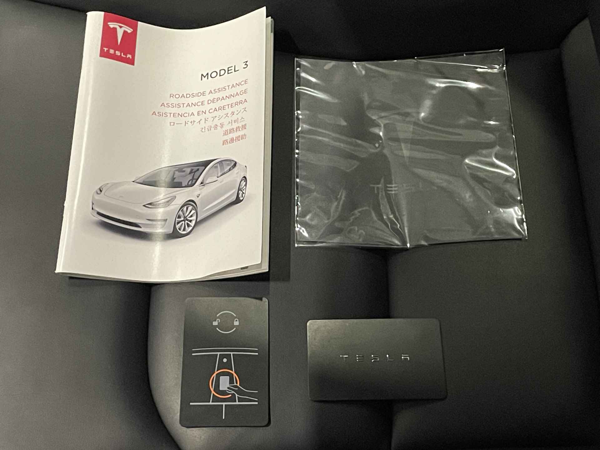 Tesla Model 3 Standard RWD Plus 60 kWh | Autopilot | Panoramadak | Lederen bekleding | Camera | 18"LM Velgen | - 18/43