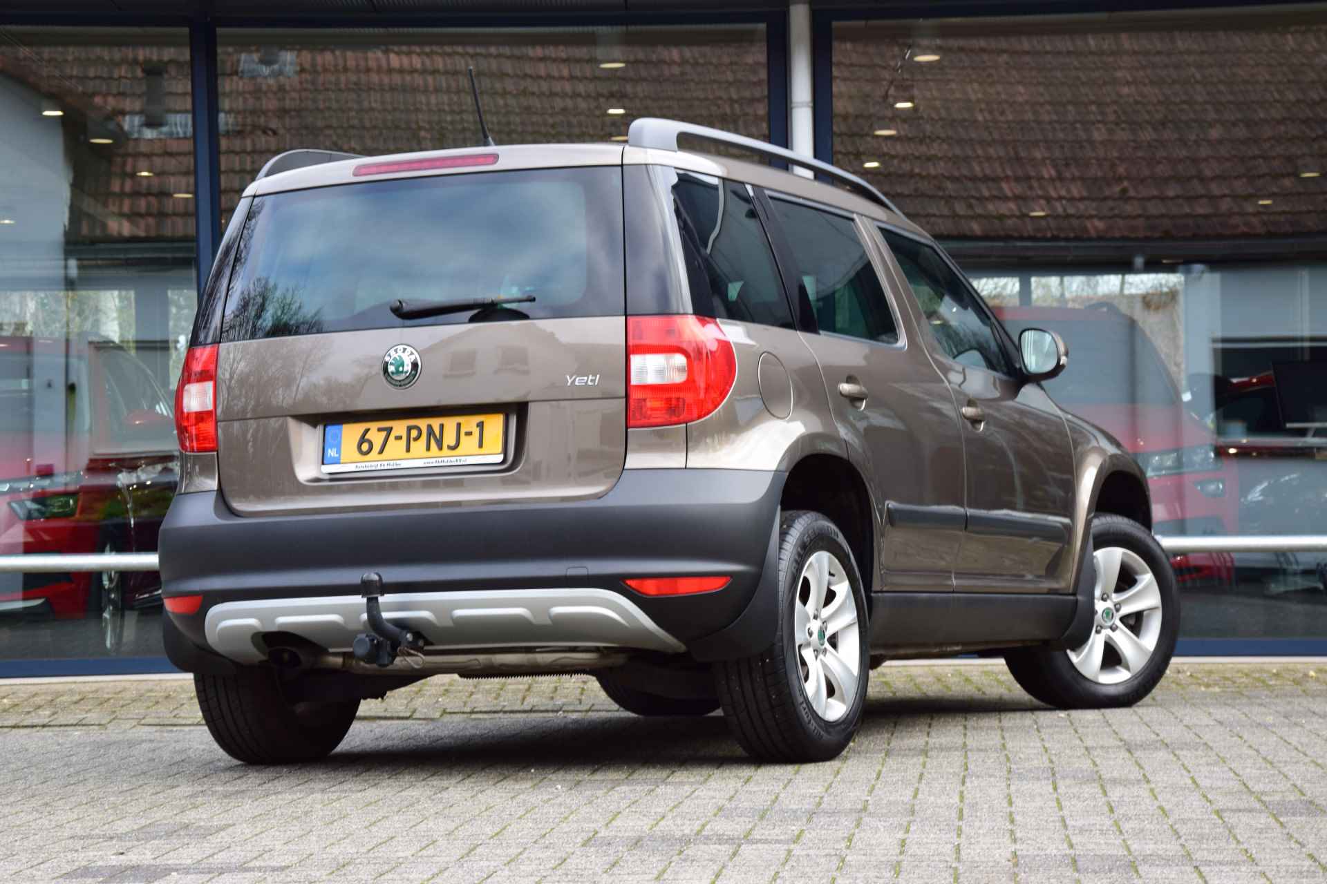 Škoda Yeti 1.2 TSI Ambition | Org. NL | BOVAG Garantie | Trekhaak | Cruise Control | Climate Control | All Season Banden | 16'' Velgen | Multifunctioneel Stuurwiel | - 2/34