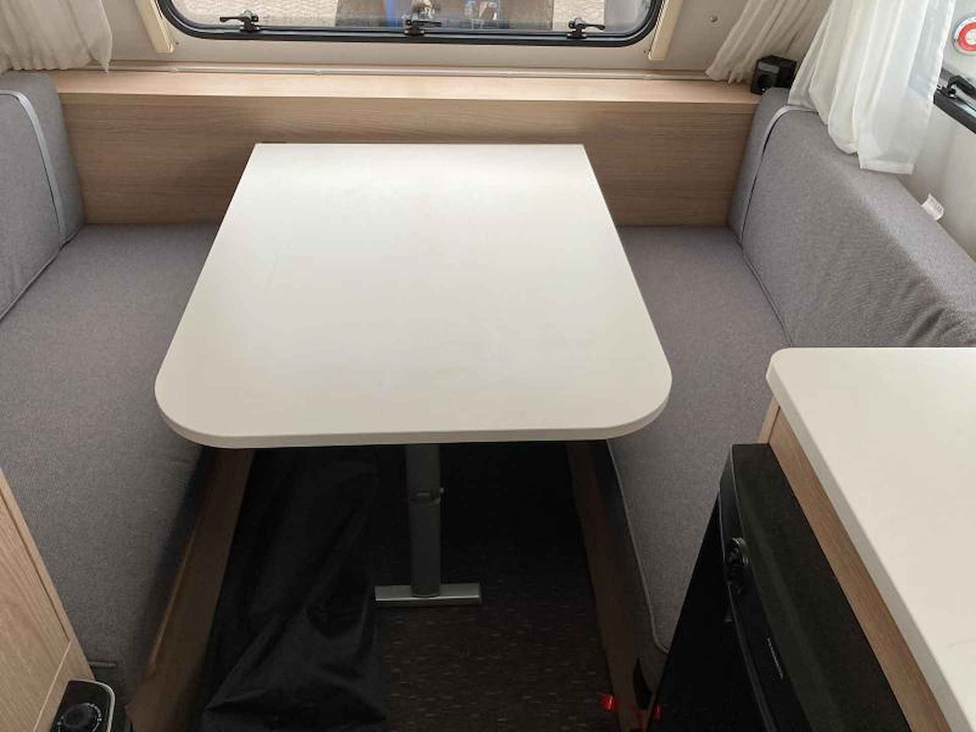 Adria Adiva  360 DK Stapelbed - 5/12