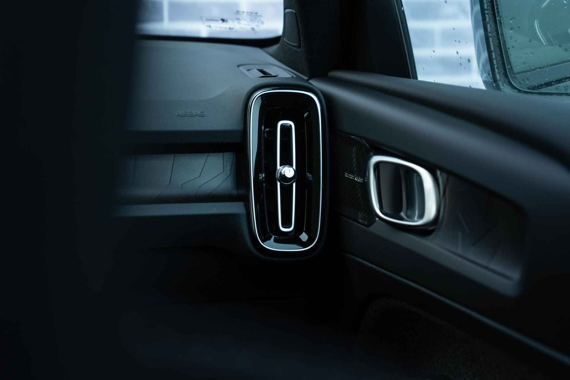 Volvo C40 Single Motor Extended Range Ultimate | Google | Warmtepomp | Adaptieve Cruise | Stoel-/Stuurverwarming | 360 Camera | Elek. Achterklep | Getint Glas | 20" LM - 10/22